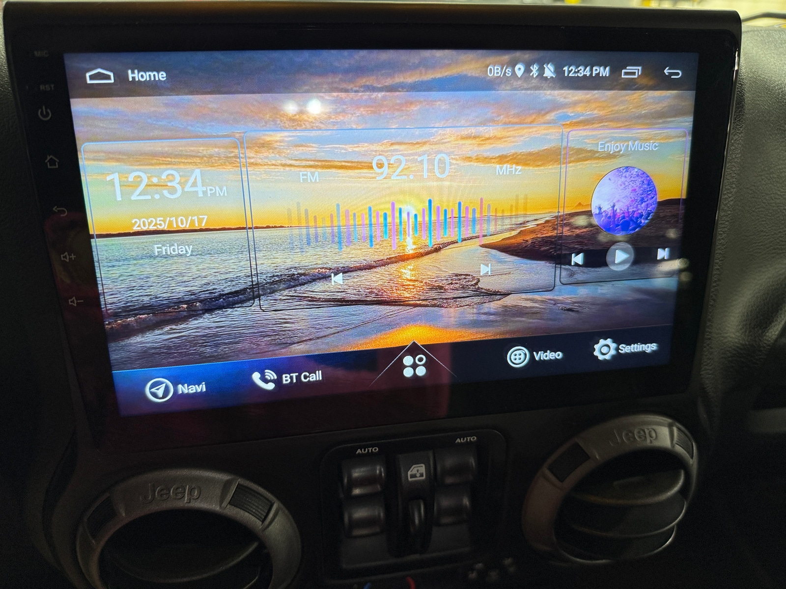 Thumbnail: 2017 Jeep Wrangler - 4