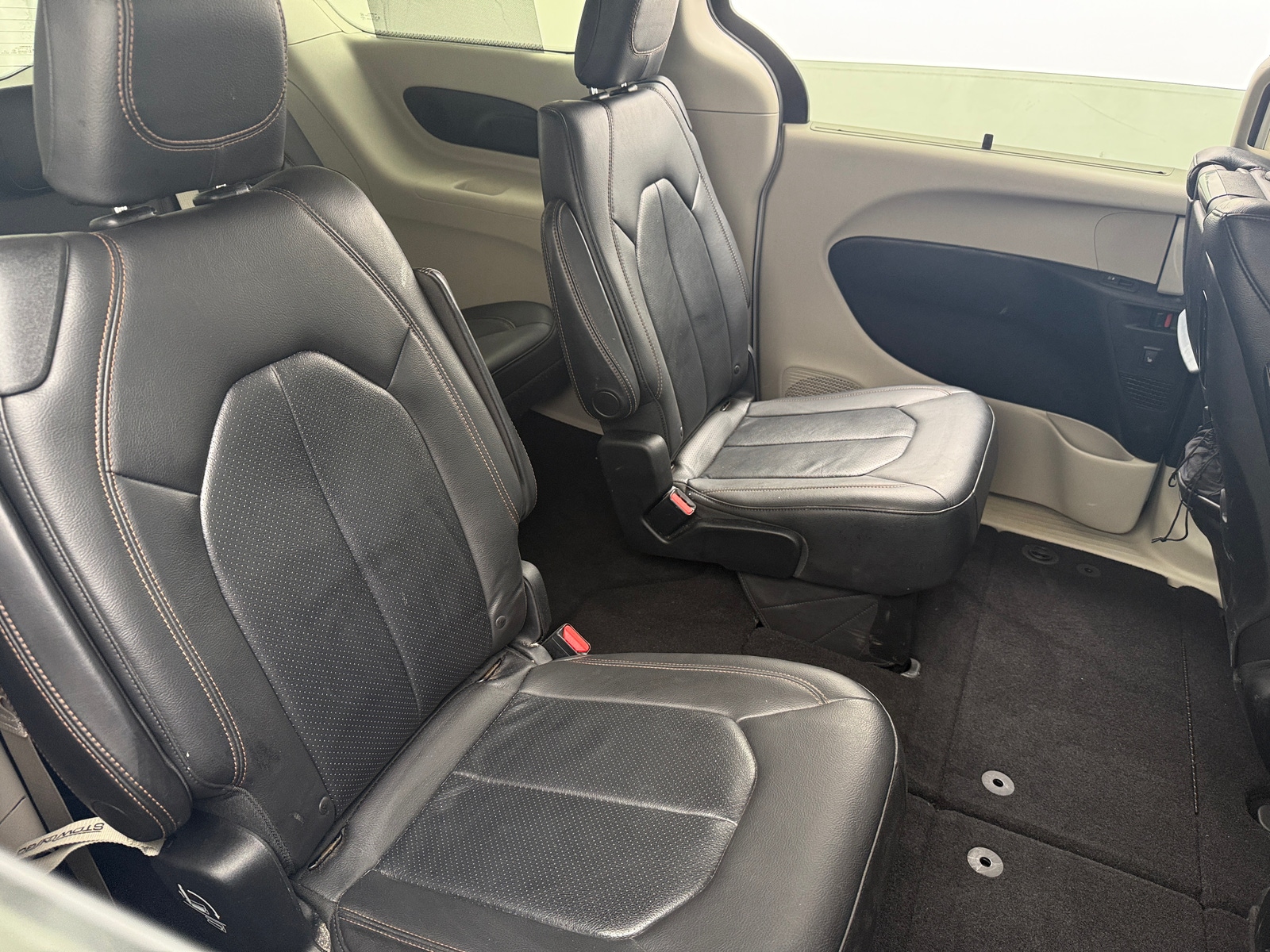 Thumbnail: 2018 Chrysler Pacifica - 5