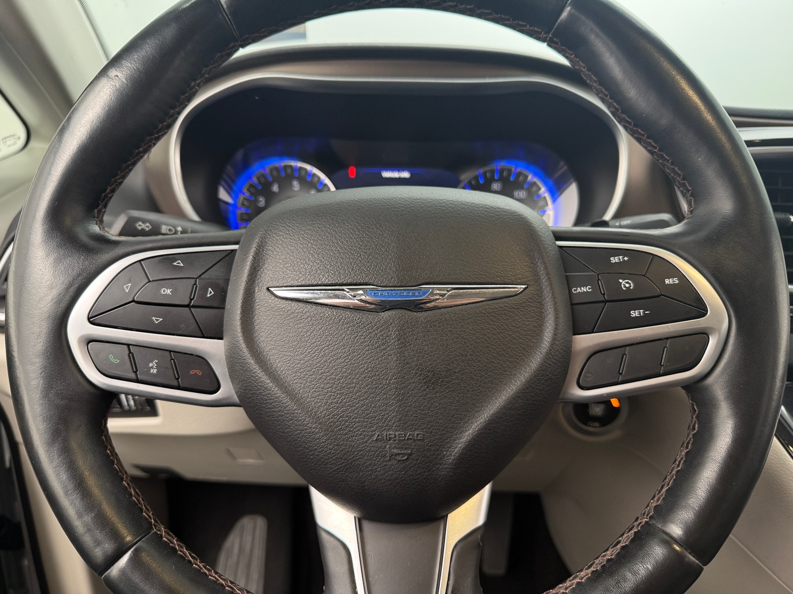 Thumbnail: 2018 Chrysler Pacifica - 4