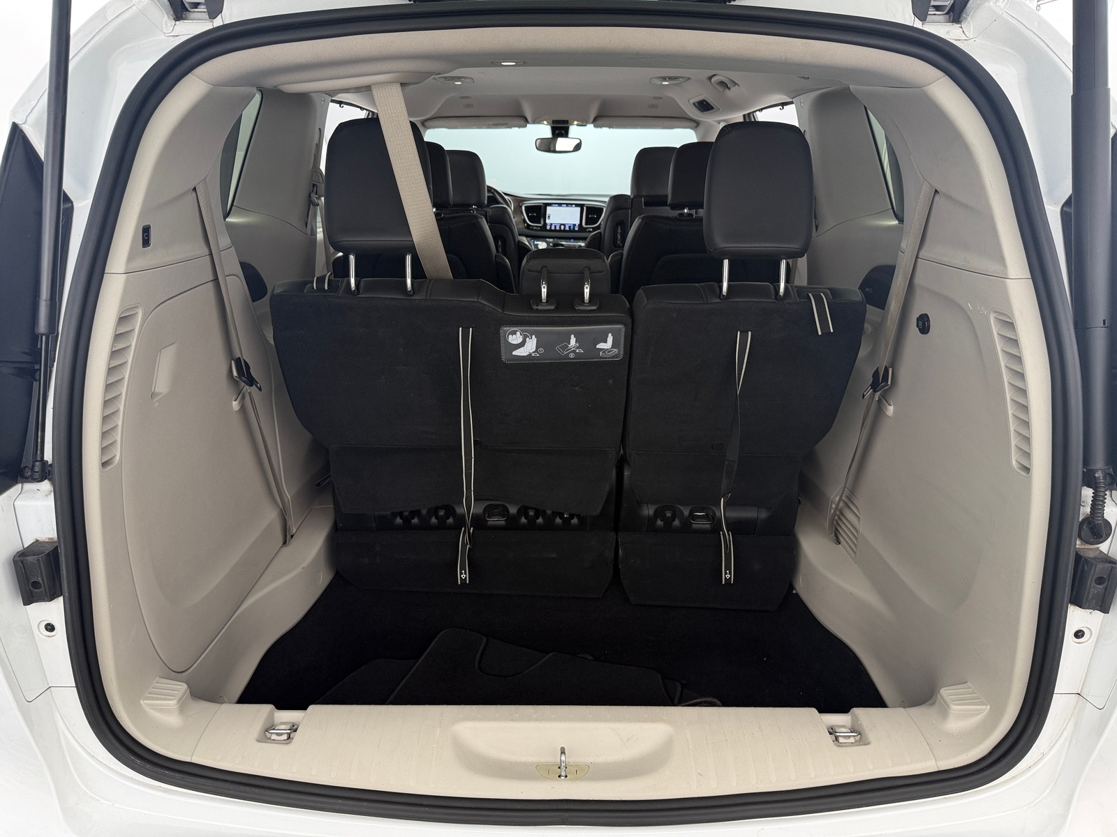 Thumbnail: 2018 Chrysler Pacifica - 6