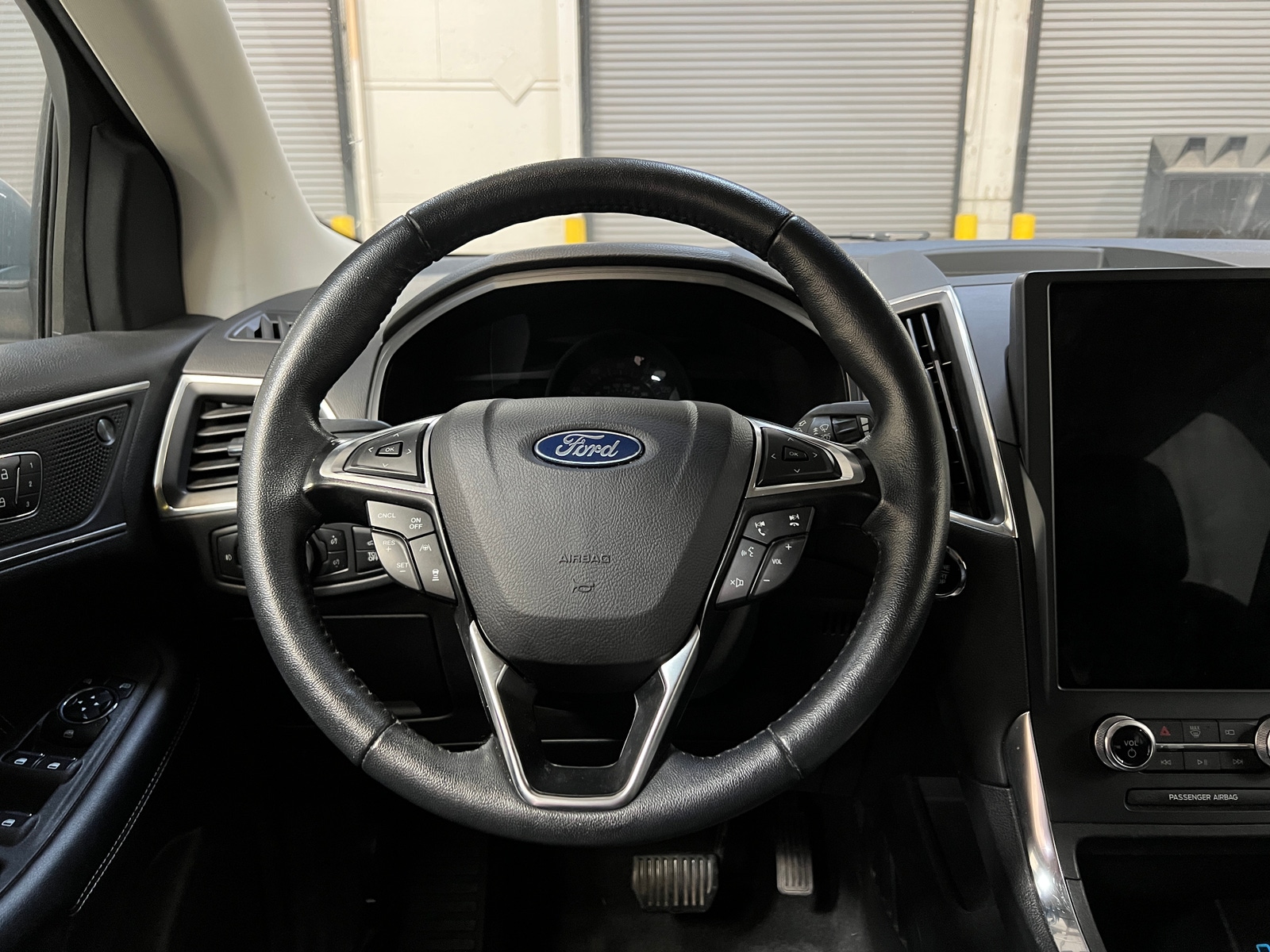 Thumbnail: 2023 Ford Edge - 4