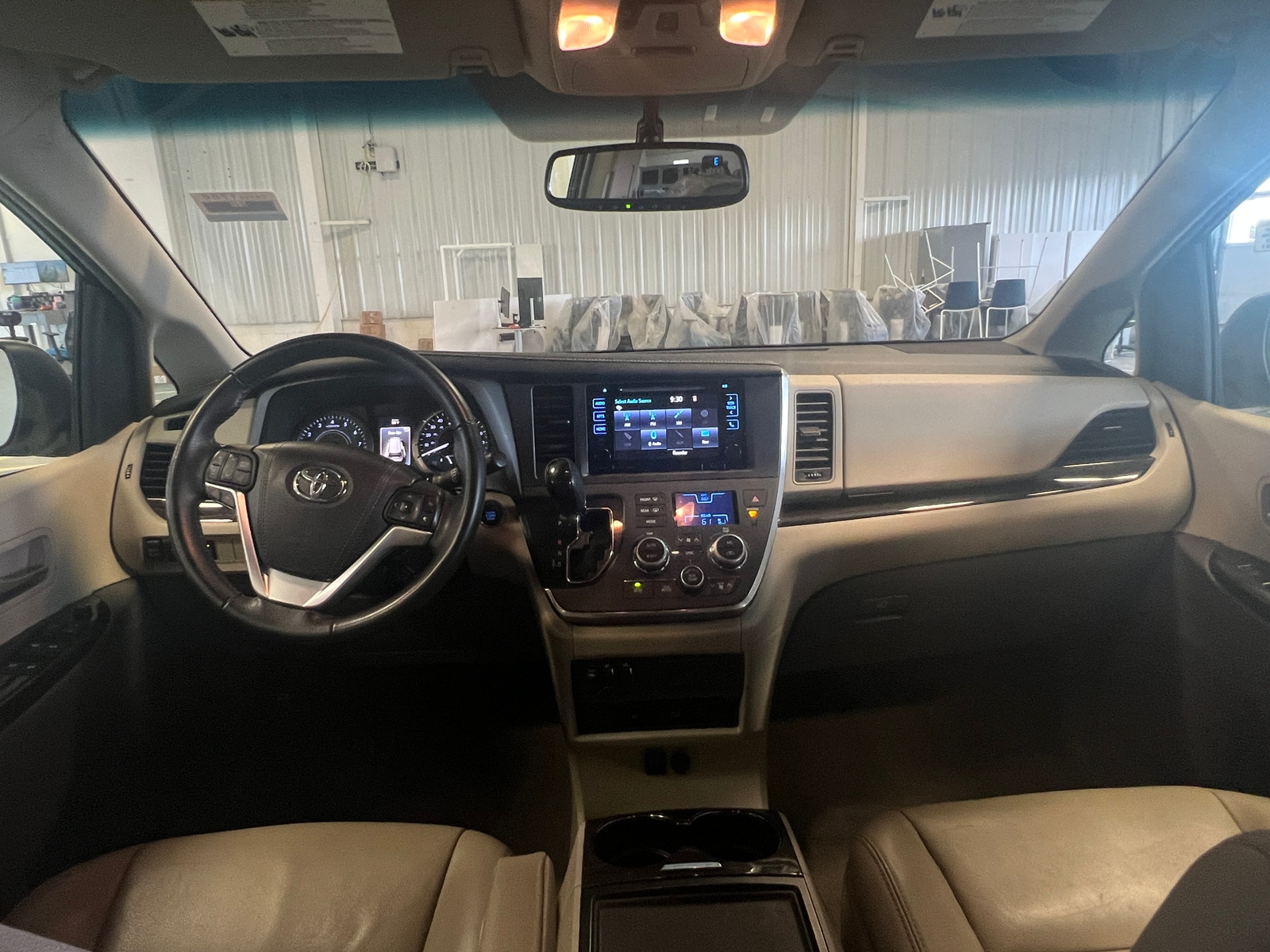 Thumbnail: 2017 Toyota Sienna - 2
