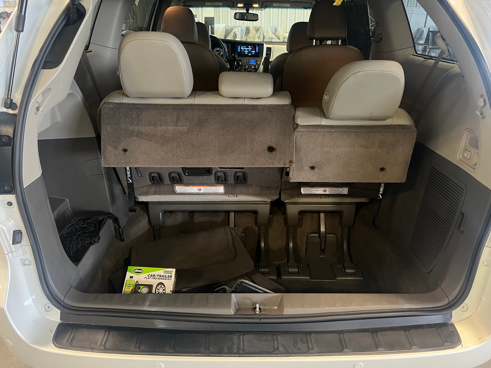 Thumbnail: 2017 Toyota Sienna - 6
