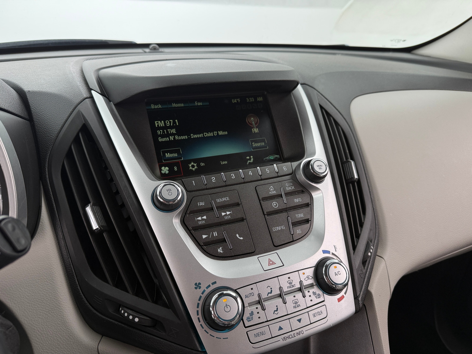 Thumbnail: 2017 Chevrolet Equinox - 3