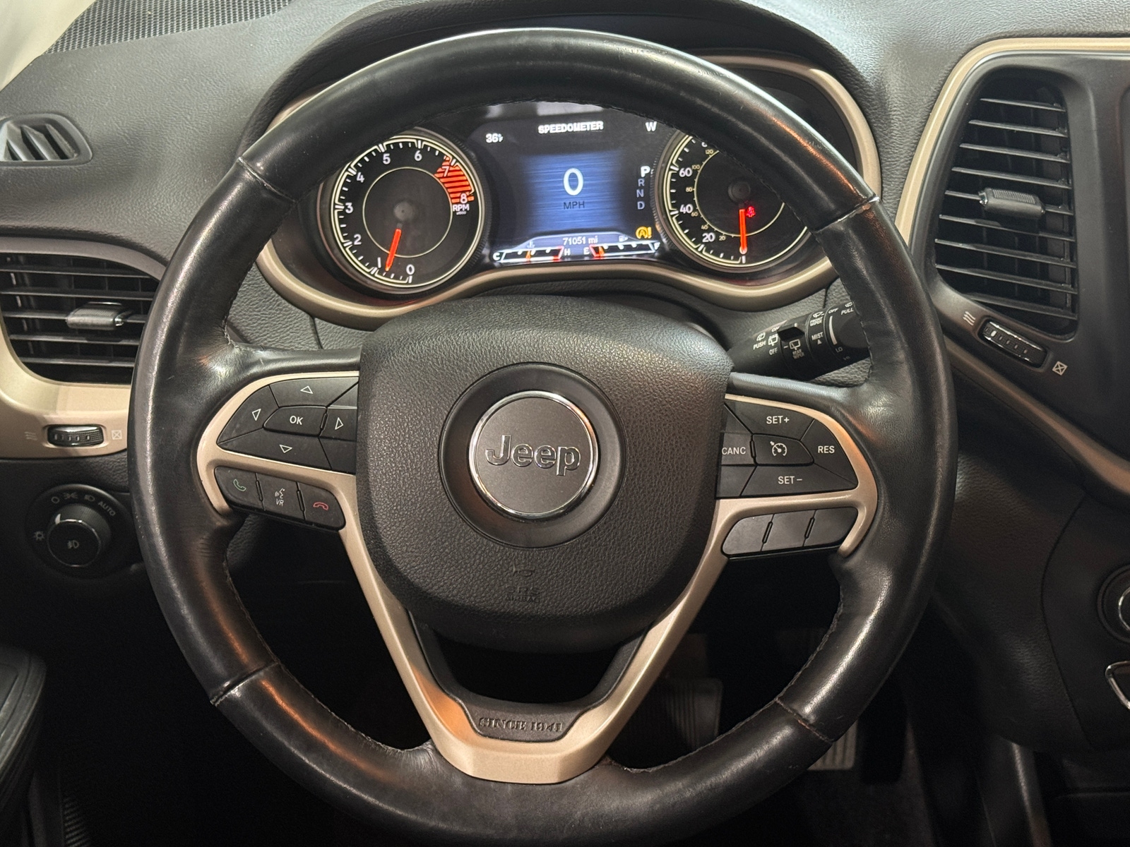 Thumbnail: 2016 Jeep Cherokee - 4