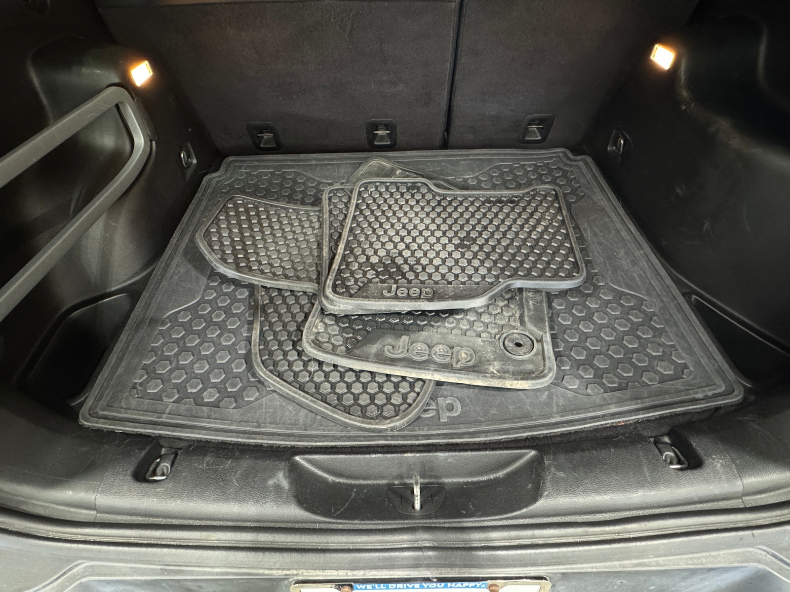 Thumbnail: 2016 Jeep Cherokee - 6