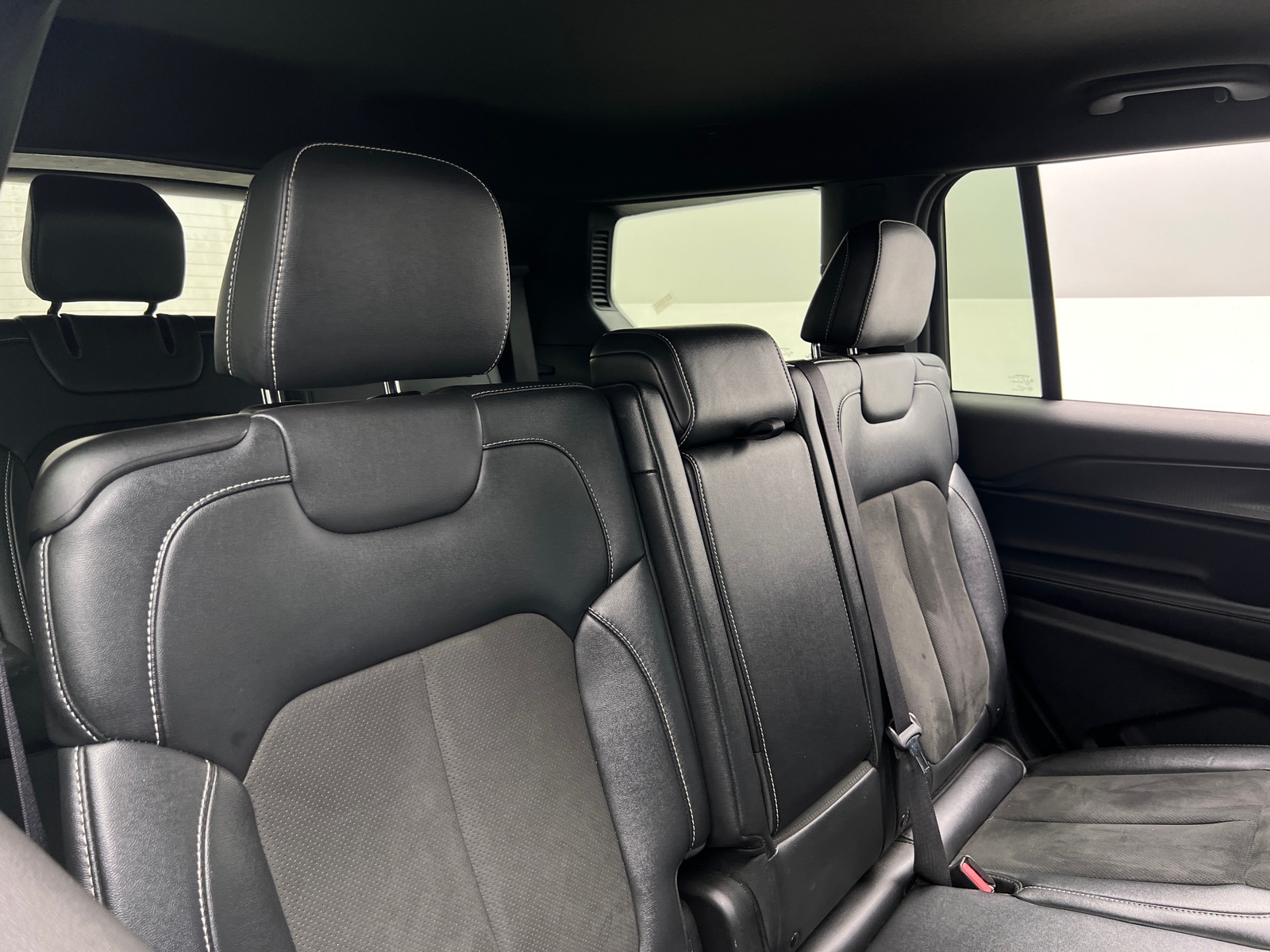 Thumbnail: 2023 Jeep Grand Cherokee L - 5