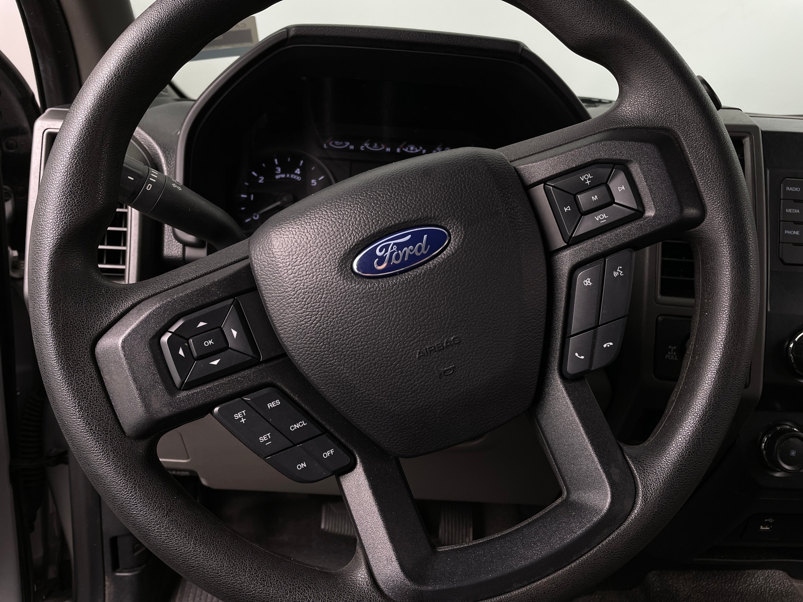 Thumbnail: 2019 Ford Econoline - 5