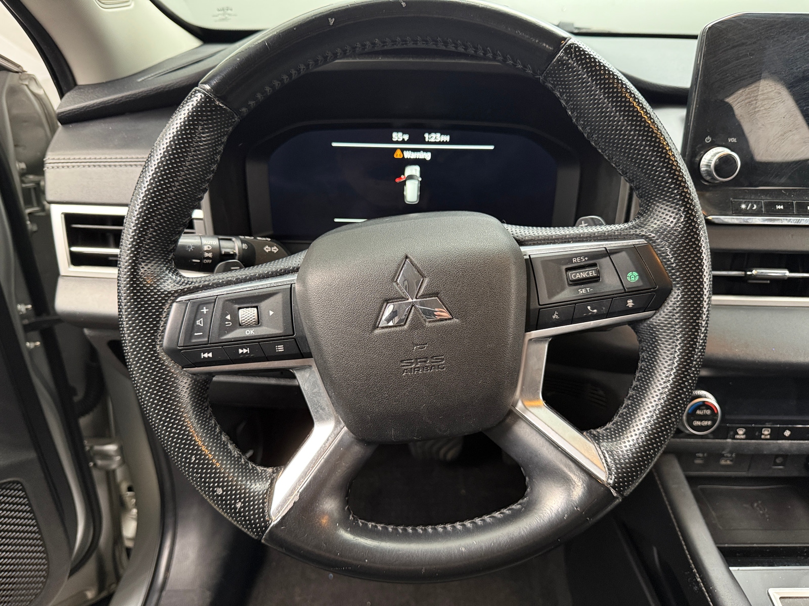 Thumbnail: 2022 Mitsubishi Outlander - 4