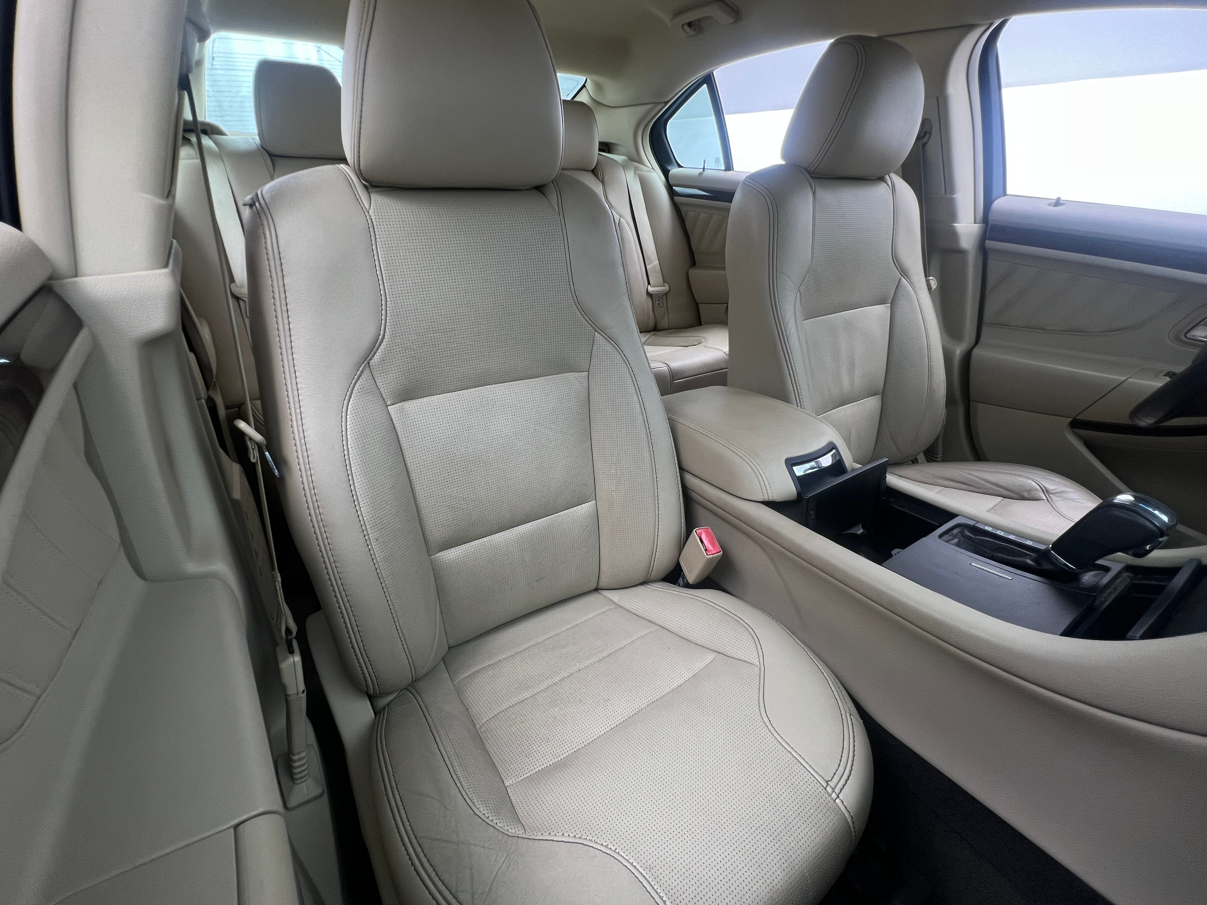 2014 Ford Taurus