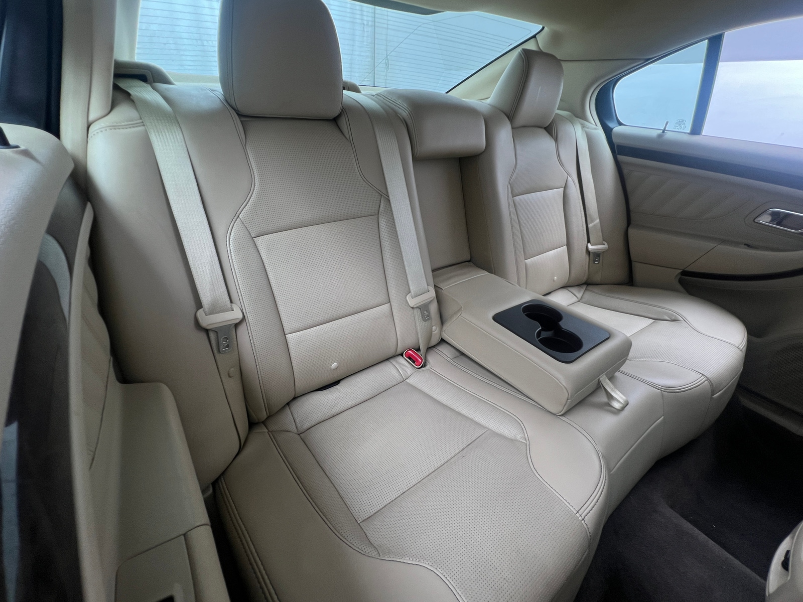 Thumbnail: 2014 Ford Taurus - 5