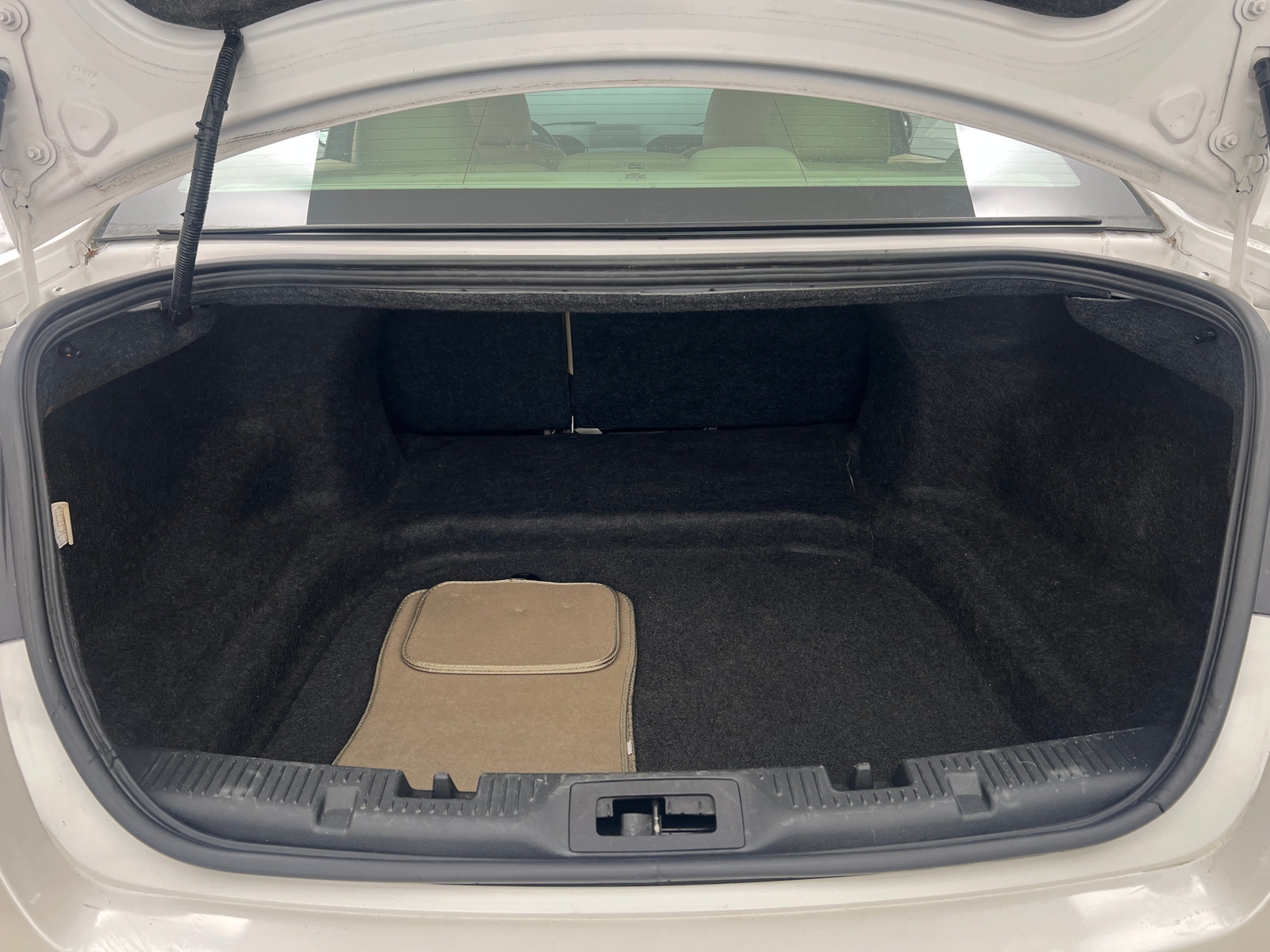 Thumbnail: 2014 Ford Taurus - 6