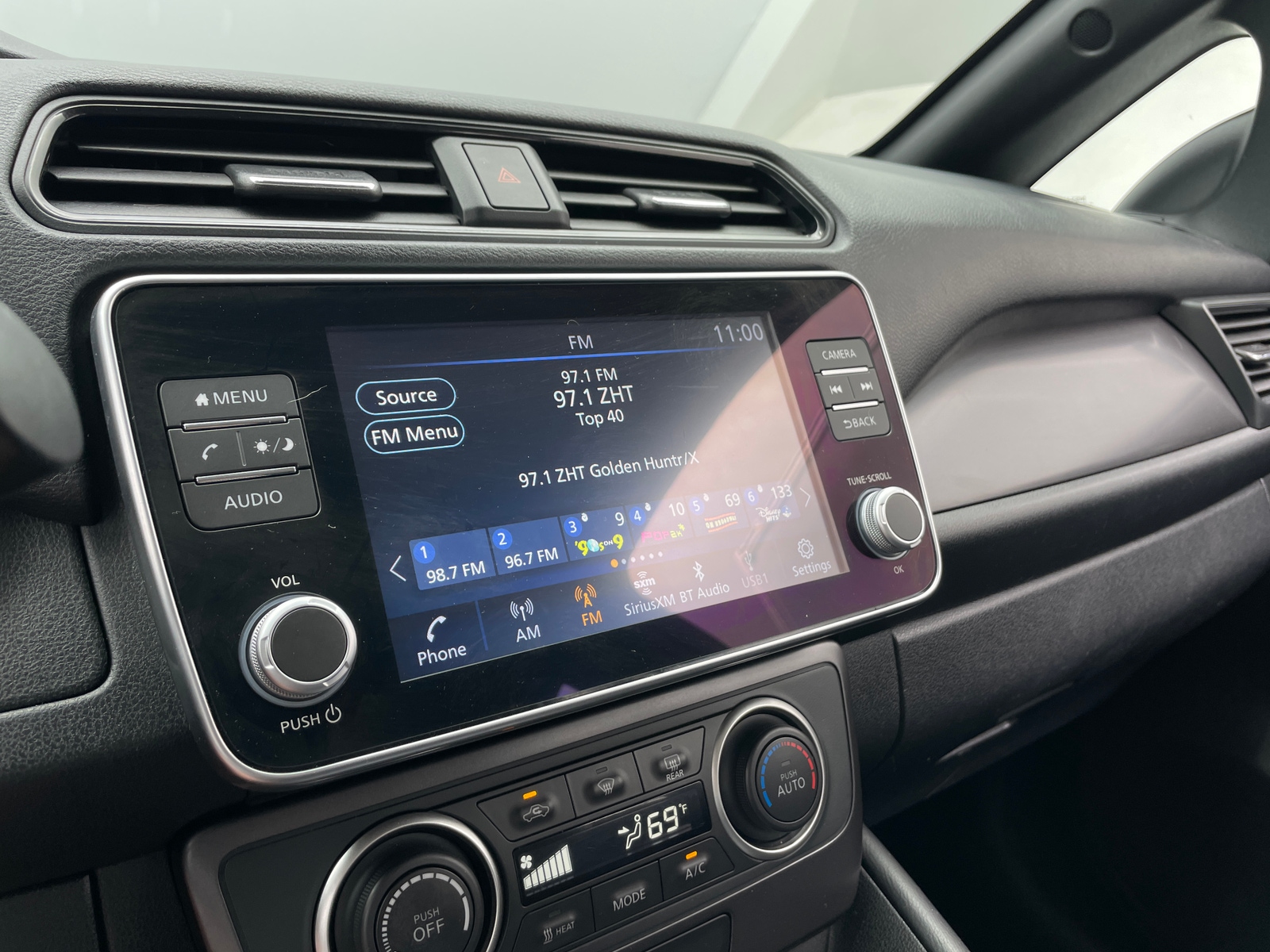 Thumbnail: 2022 Nissan Leaf - 4