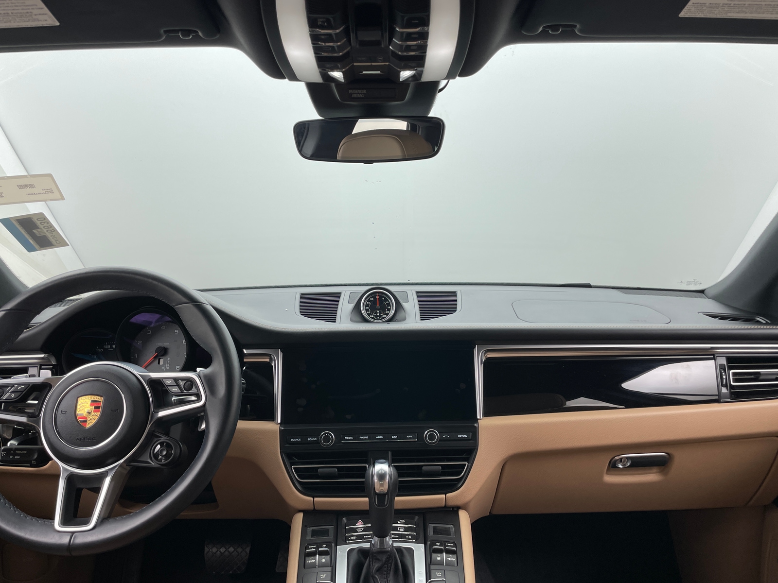 Thumbnail: 2020 Porsche Macan - 2