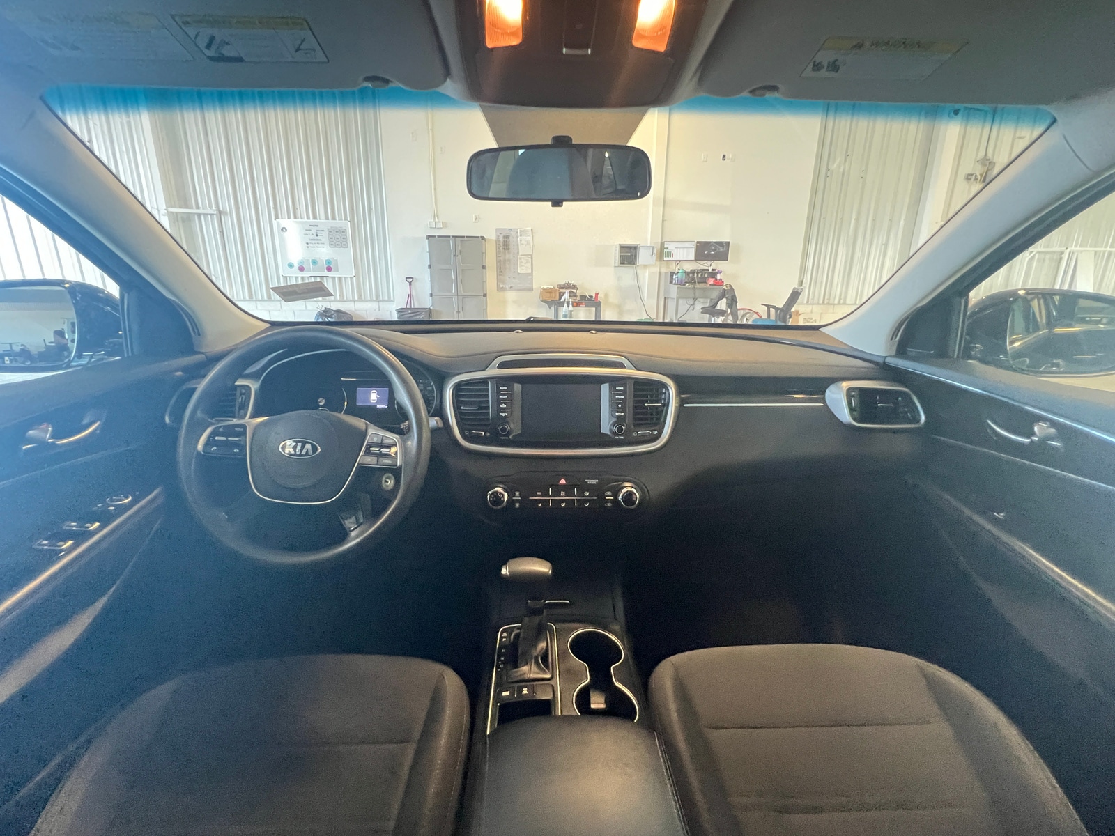 Thumbnail: 2019 Kia Sorento - 3