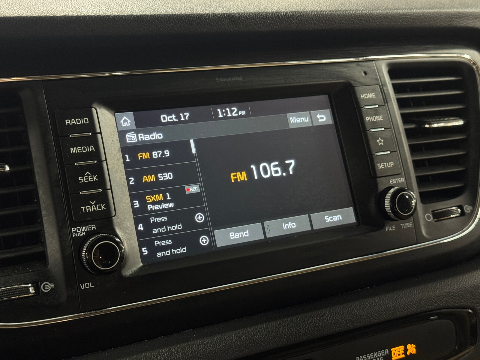 Thumbnail: 2021 Kia Sedona - 3