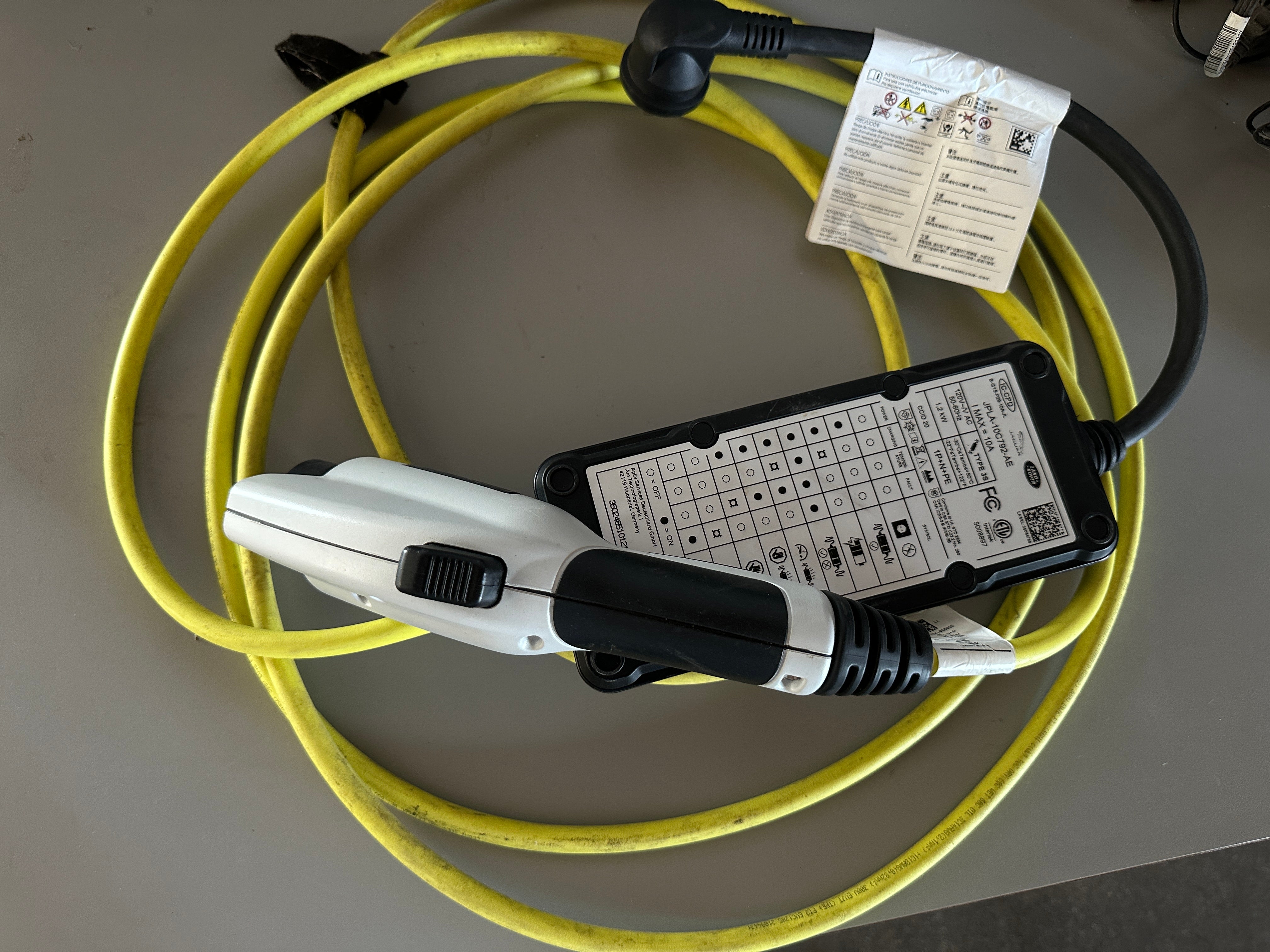 Used 2021 Tesla Model Y Long Range with VIN 5YJYGAEE6MF286615 for sale in Oak Creek, WI