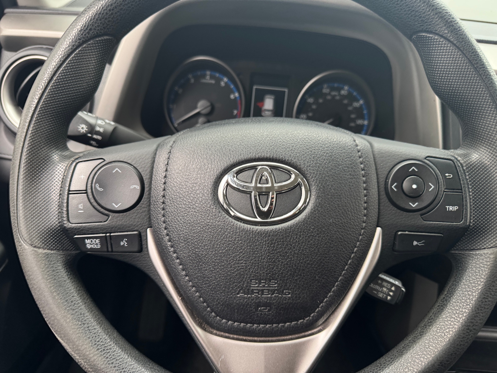 Thumbnail: 2017 Toyota RAV4 - 5