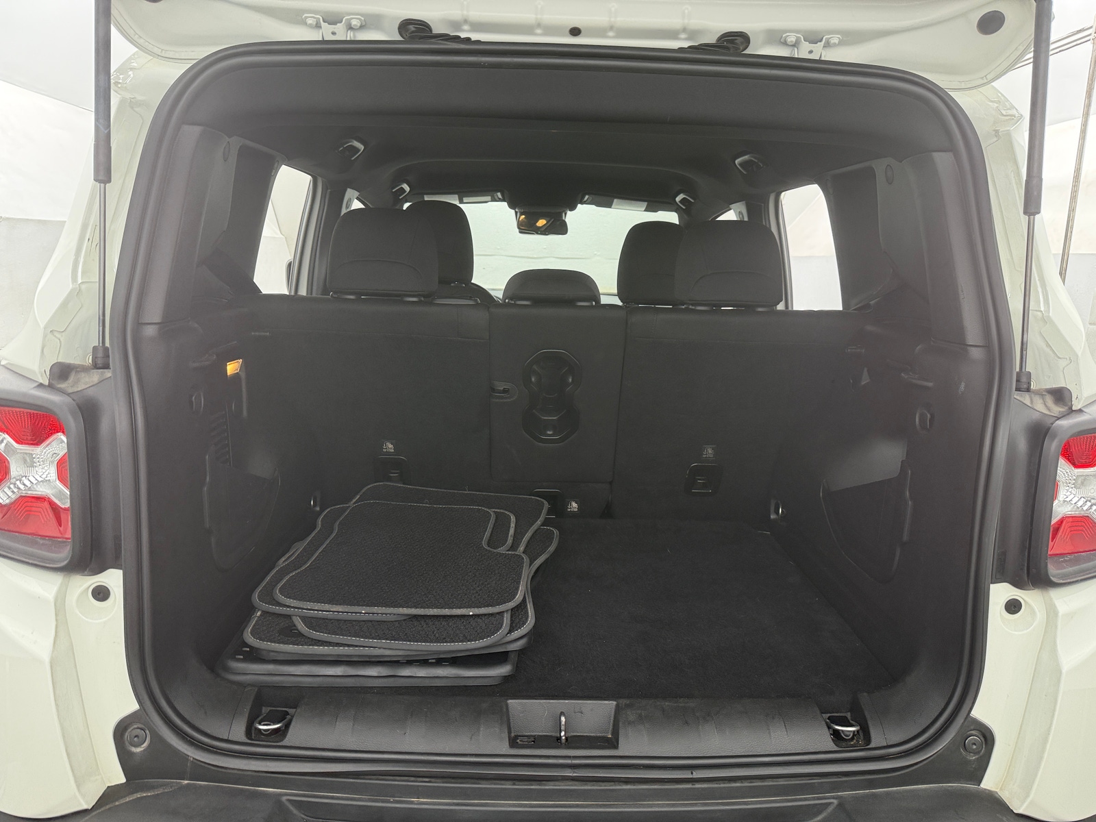 Thumbnail: 2021 Jeep Renegade - 7