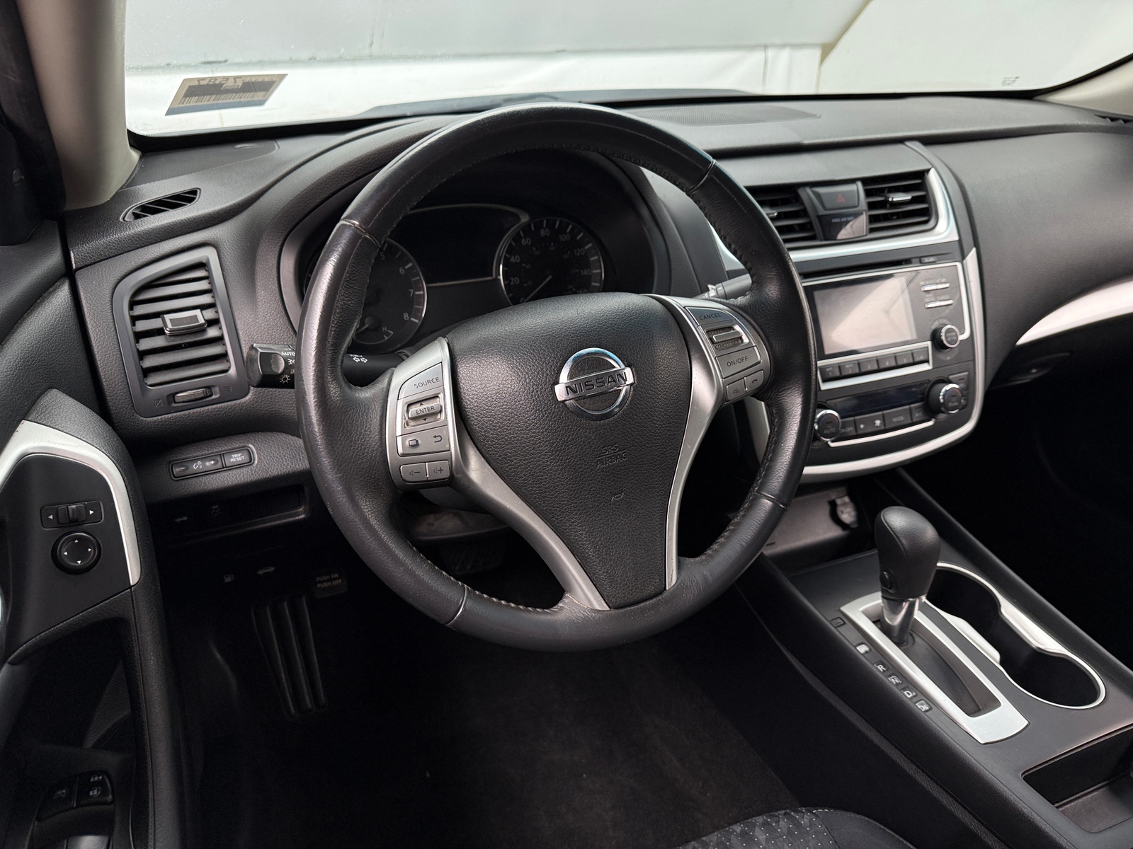 Thumbnail: 2017 Nissan Altima - 5