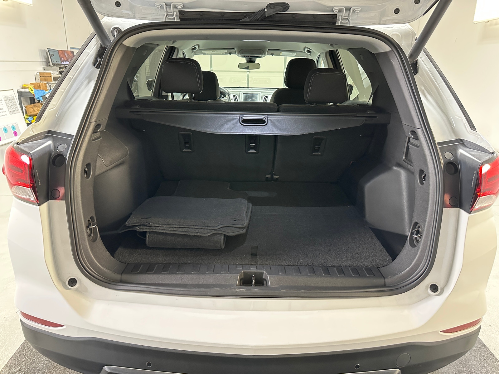 Thumbnail: 2023 Chevrolet Equinox - 7