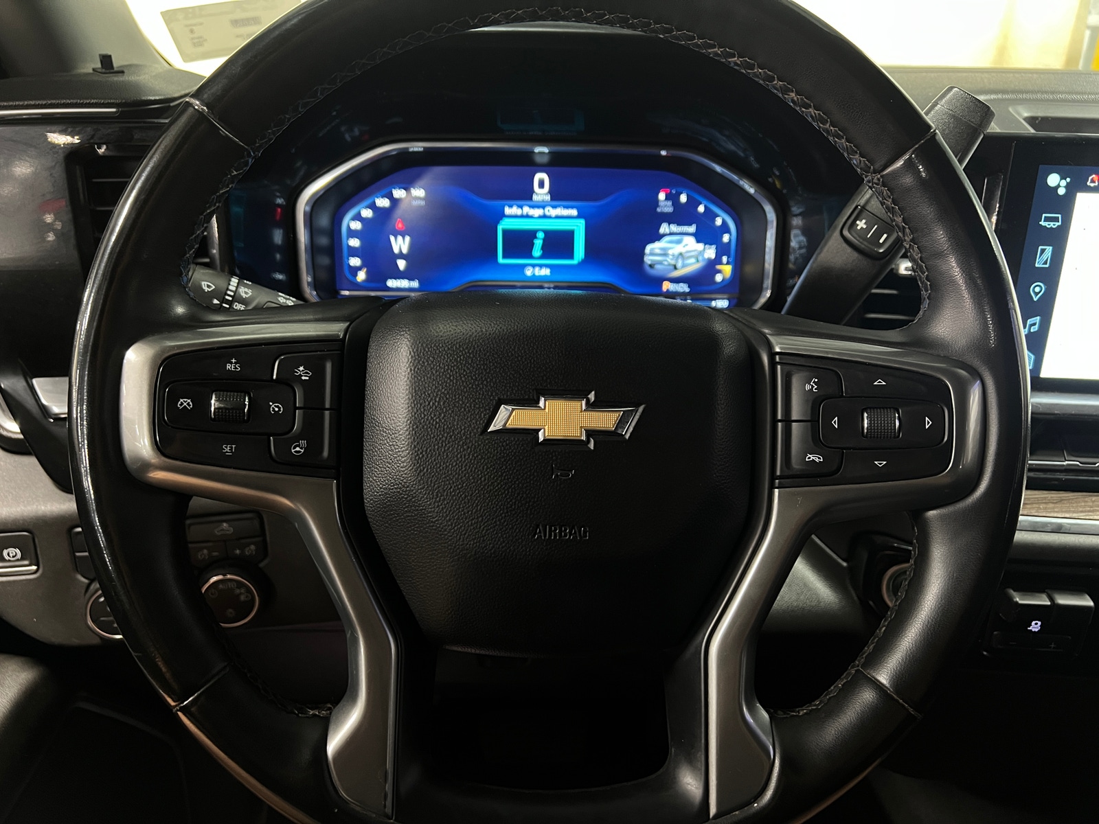 Thumbnail: 2023 Chevrolet Silverado 1500 - 5