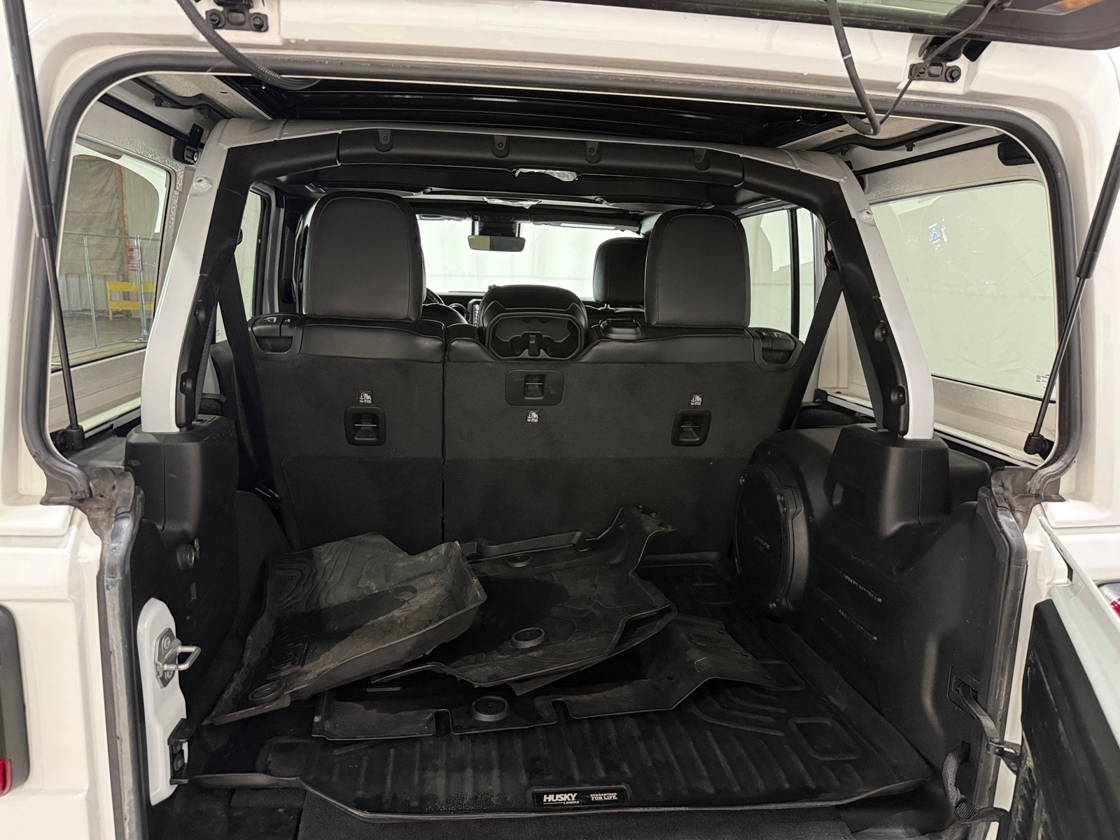 Thumbnail: 2021 Jeep Wrangler - 6