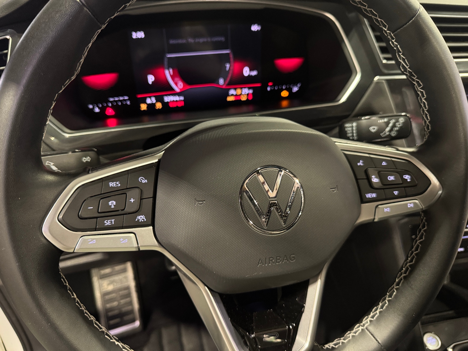 Thumbnail: 2023 Volkswagen Tiguan - 4