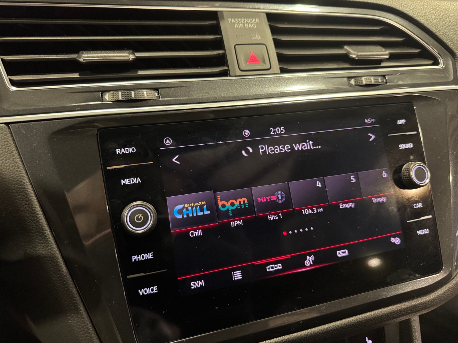 Thumbnail: 2023 Volkswagen Tiguan - 3