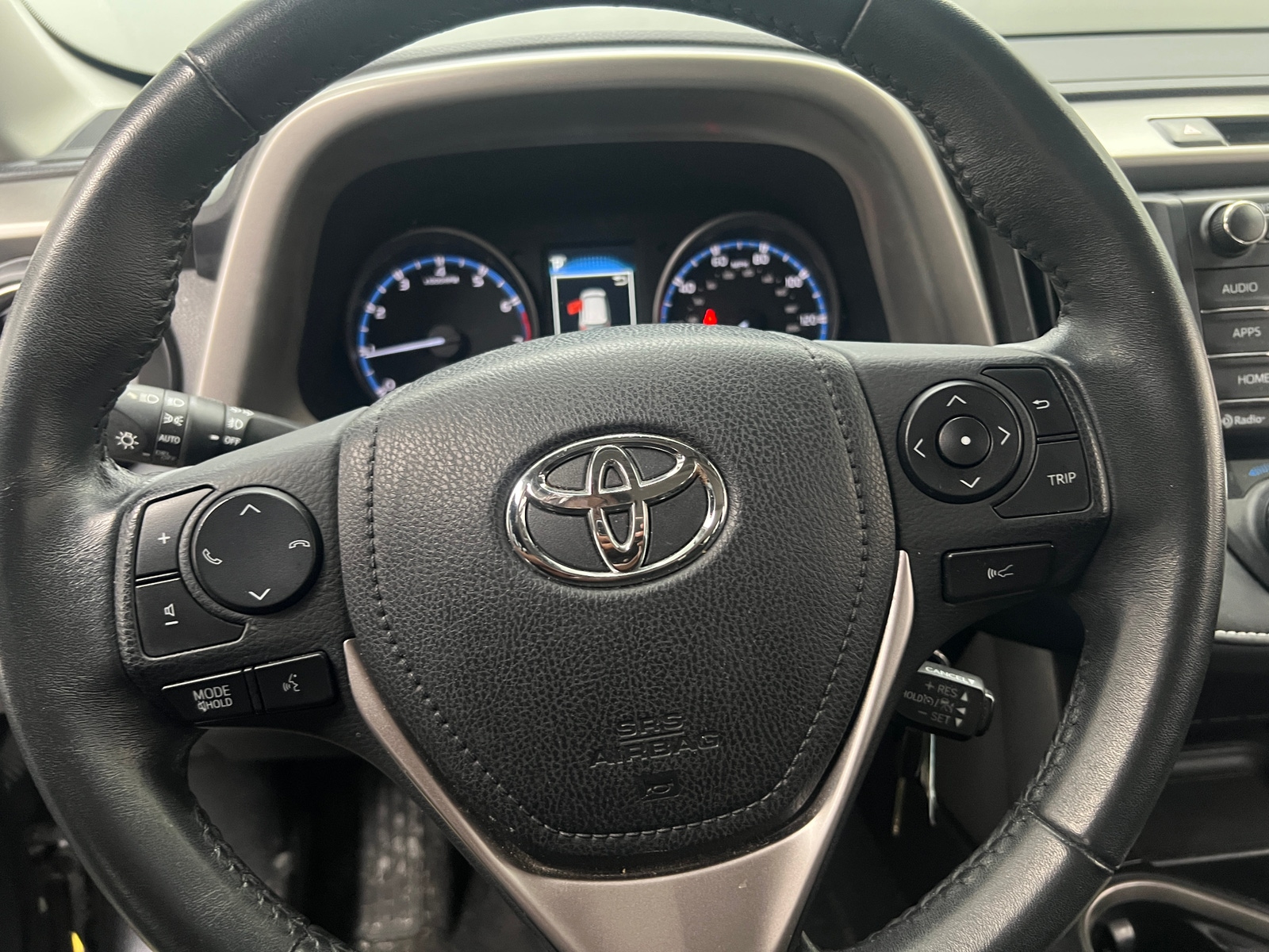 Thumbnail: 2017 Toyota RAV4 - 5