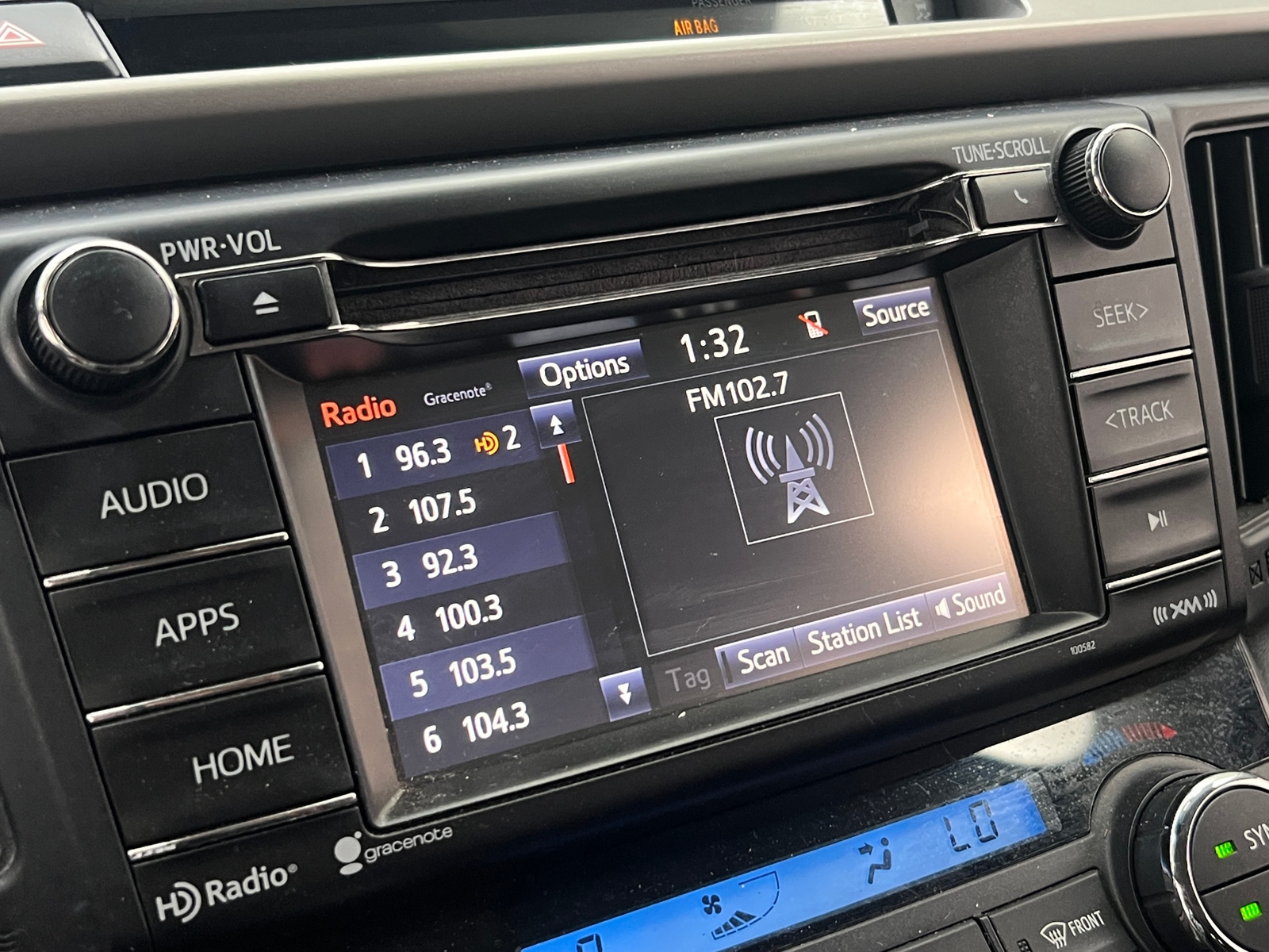 Thumbnail: 2017 Toyota RAV4 - 4