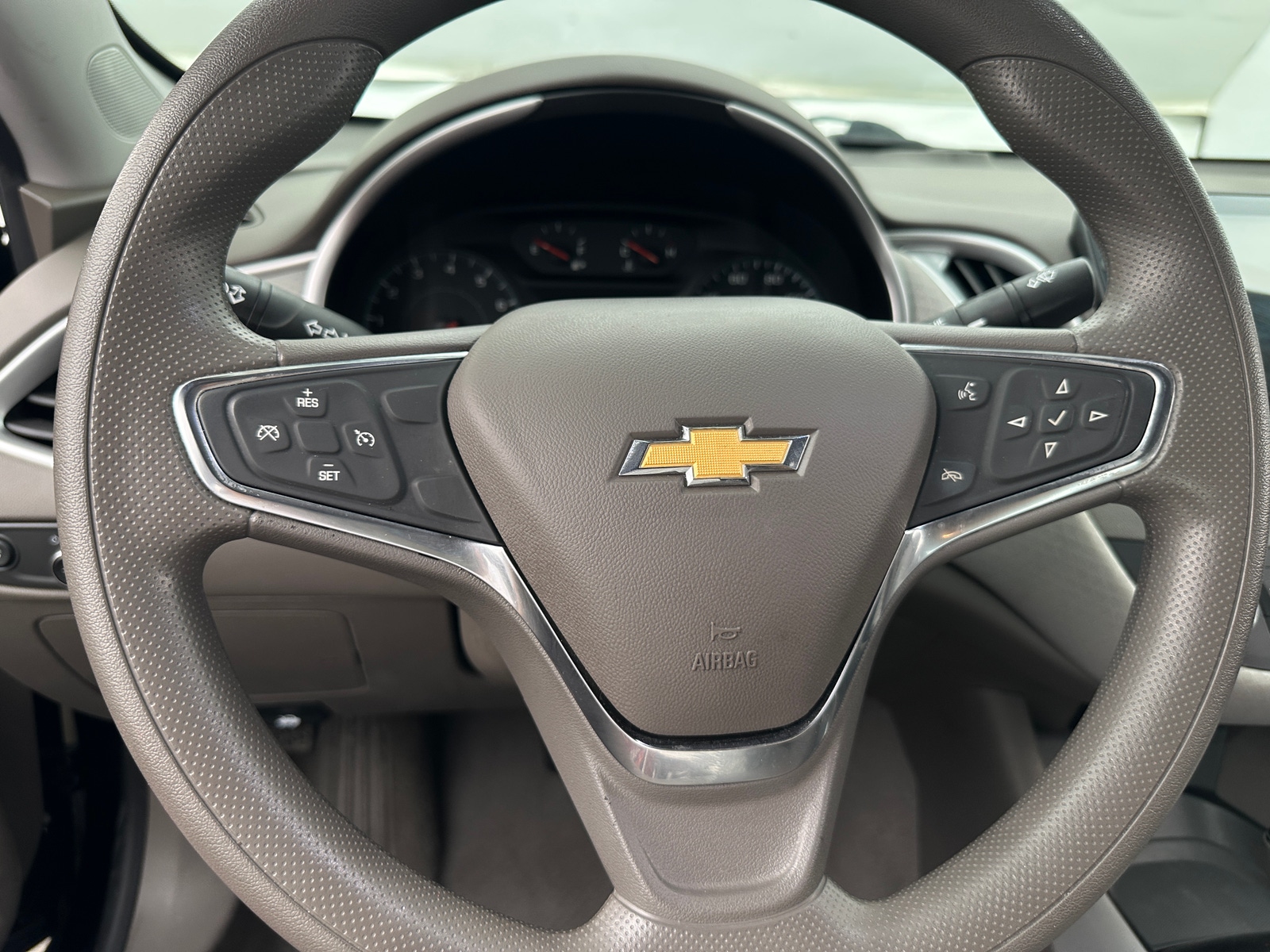 Thumbnail: 2020 Chevrolet Malibu - 5