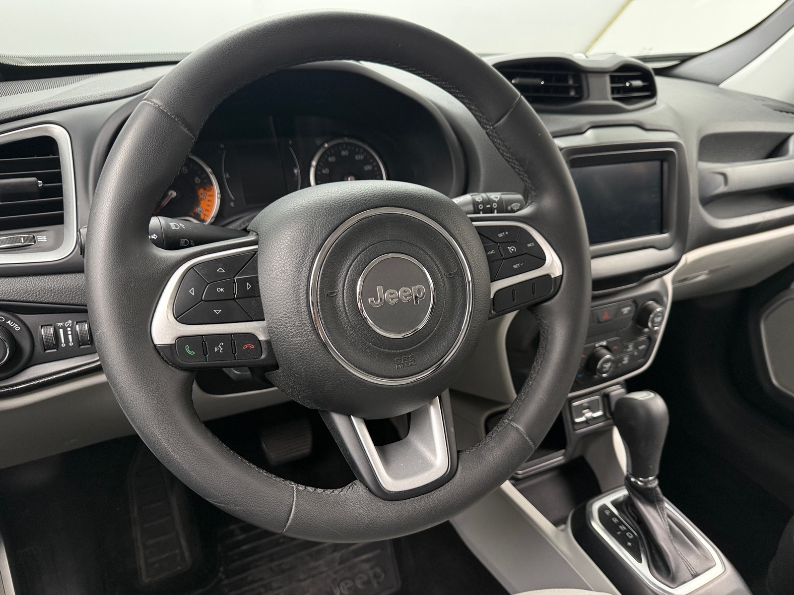 Thumbnail: 2018 Jeep Renegade - 5