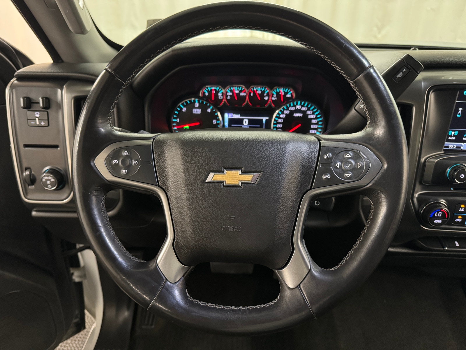 Thumbnail: 2017 Chevrolet Silverado 1500 - 5