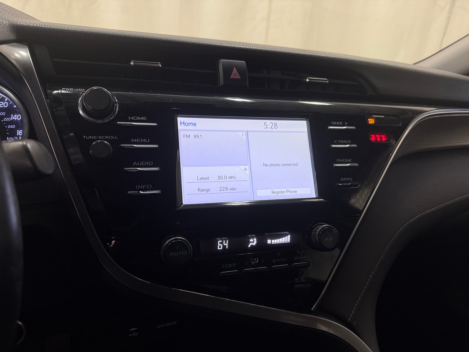 Thumbnail: 2018 Toyota Camry - 4