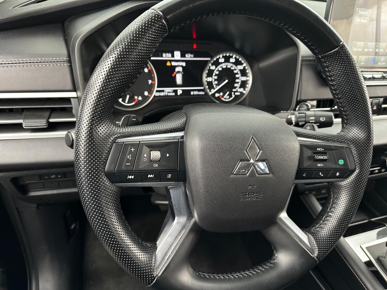 Thumbnail: 2024 Mitsubishi Outlander - 4