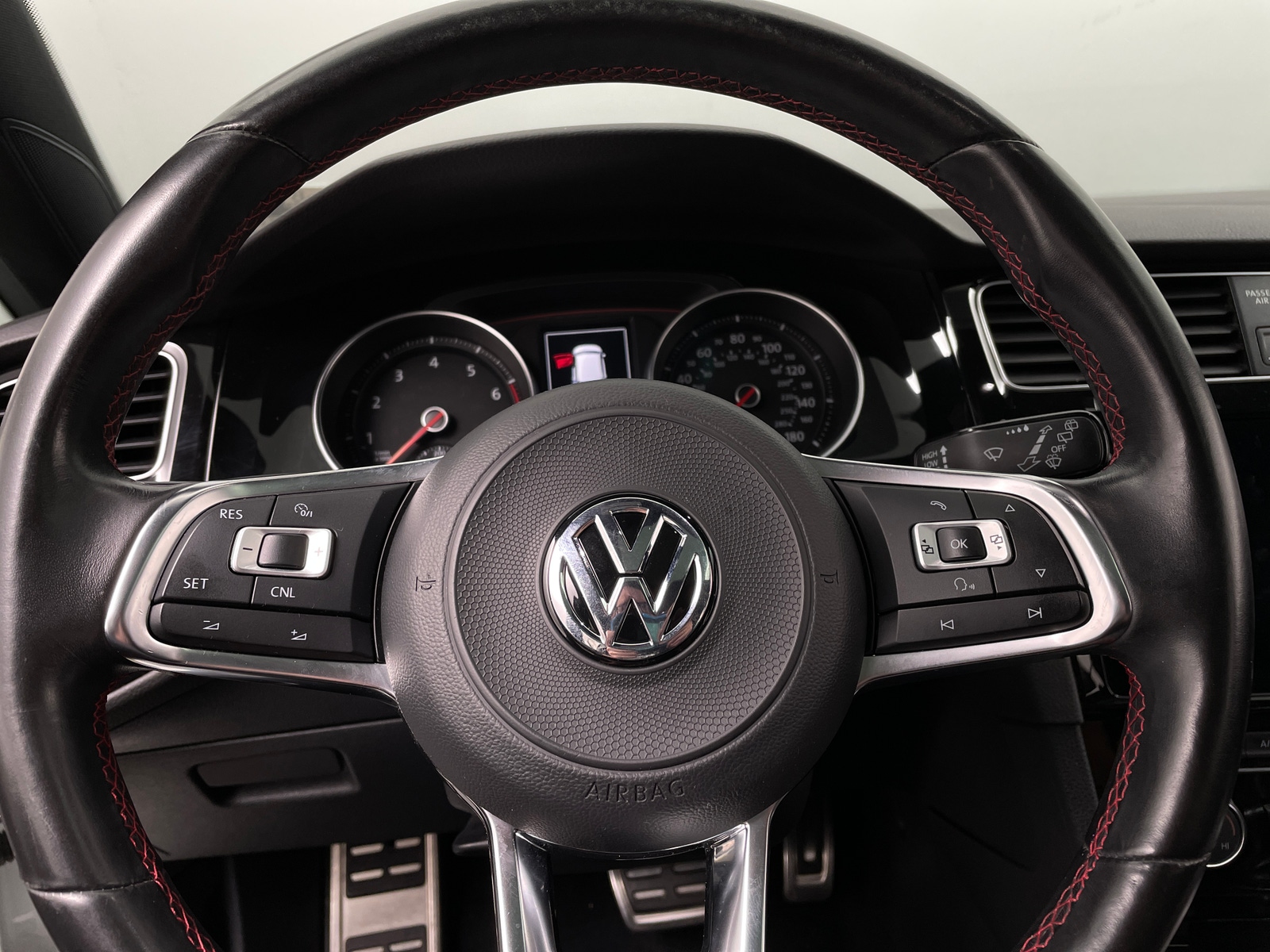 Thumbnail: 2018 Volkswagen Golf - 4