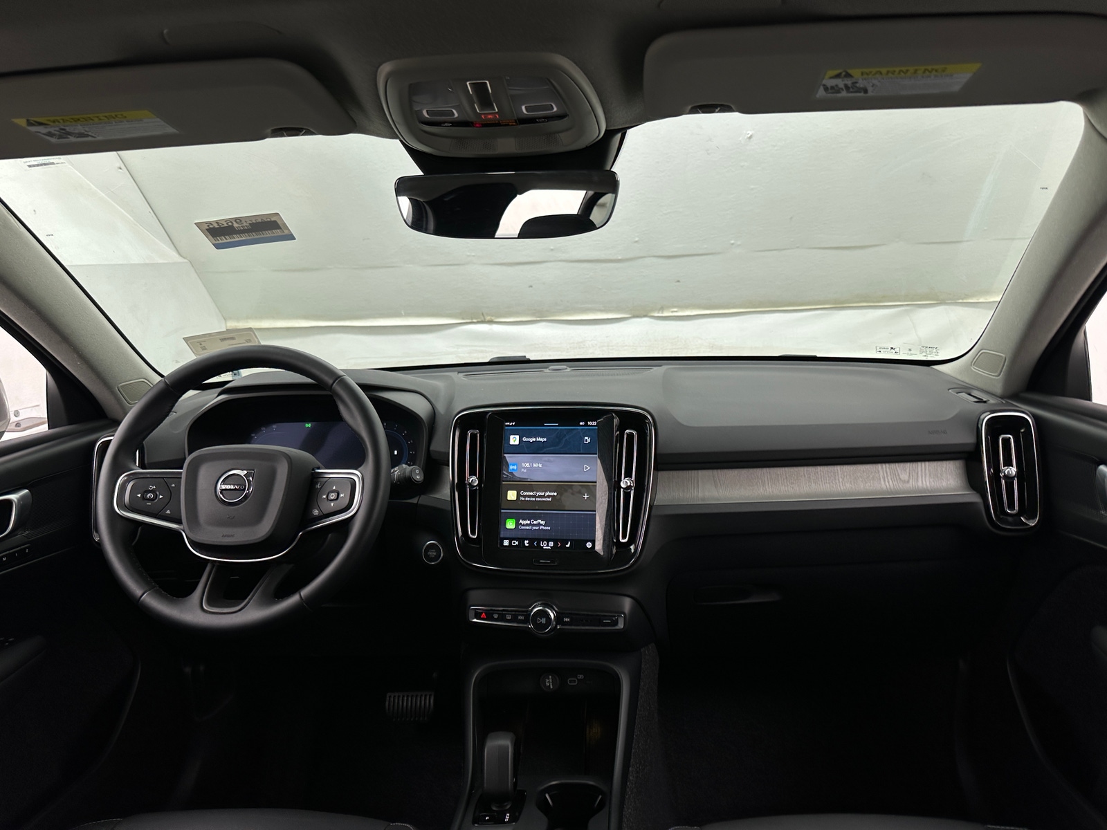 Thumbnail: 2025 Volvo XC40 - 2