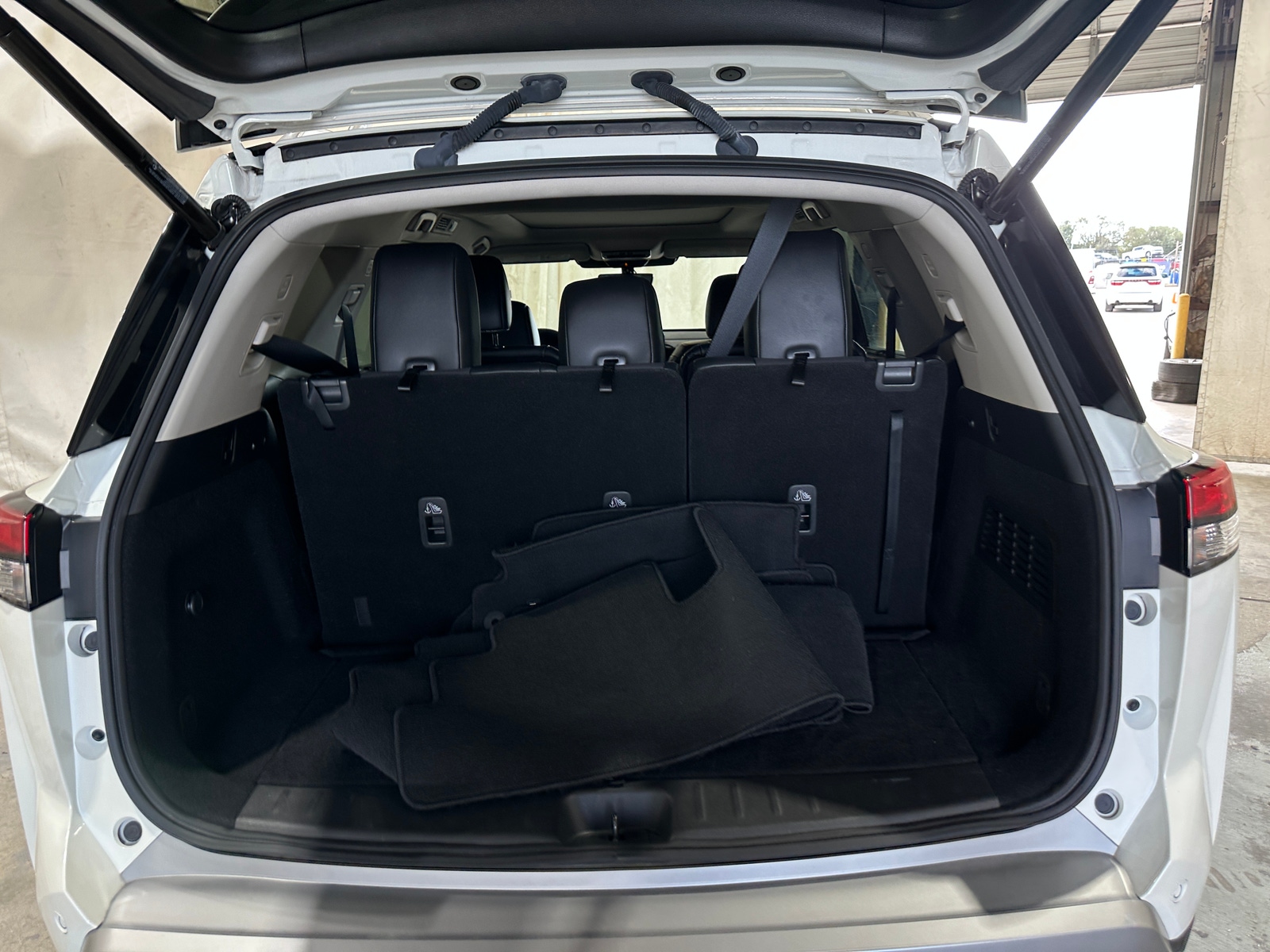 Thumbnail: 2024 Nissan Pathfinder - 6