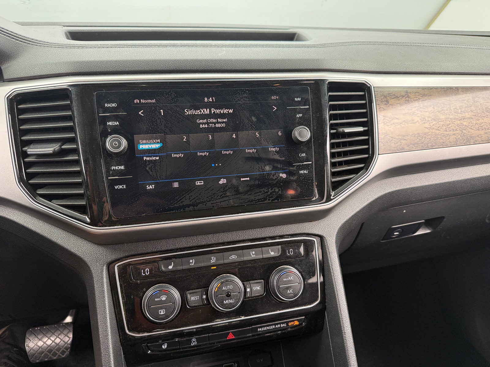 Thumbnail: 2018 Volkswagen Atlas - 3