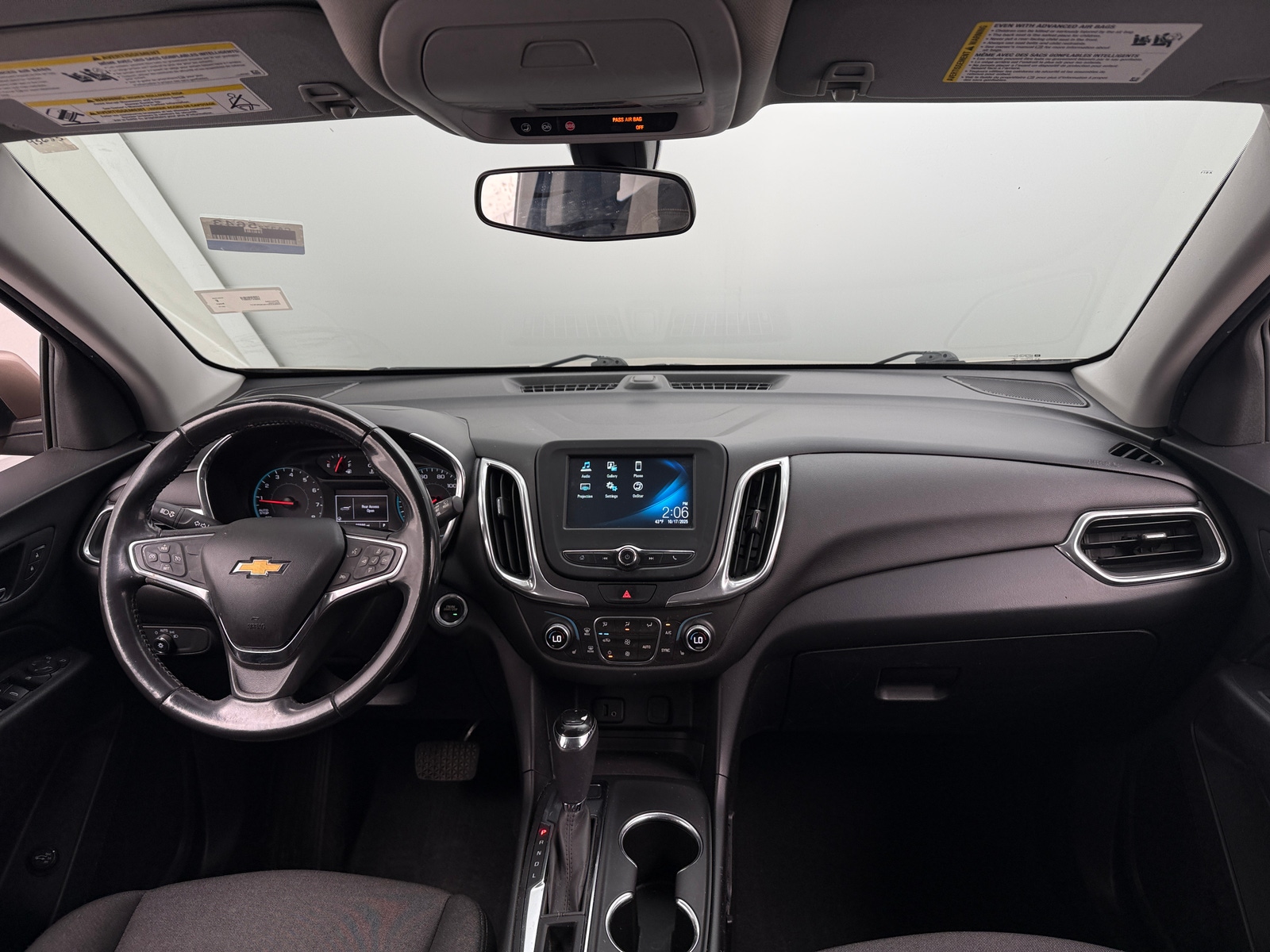 Thumbnail: 2018 Chevrolet Equinox - 3