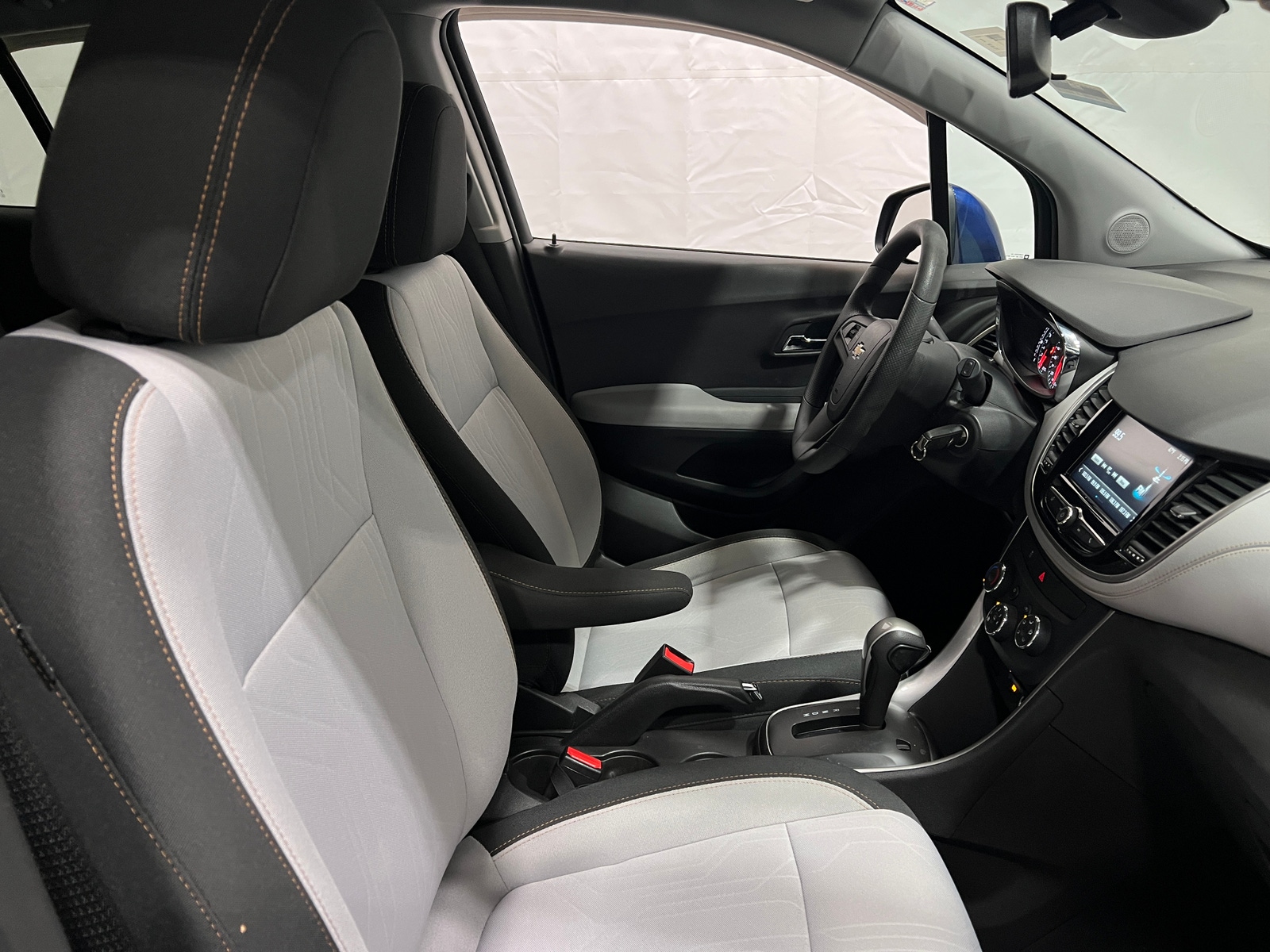 Thumbnail: 2017 Chevrolet Trax - 2