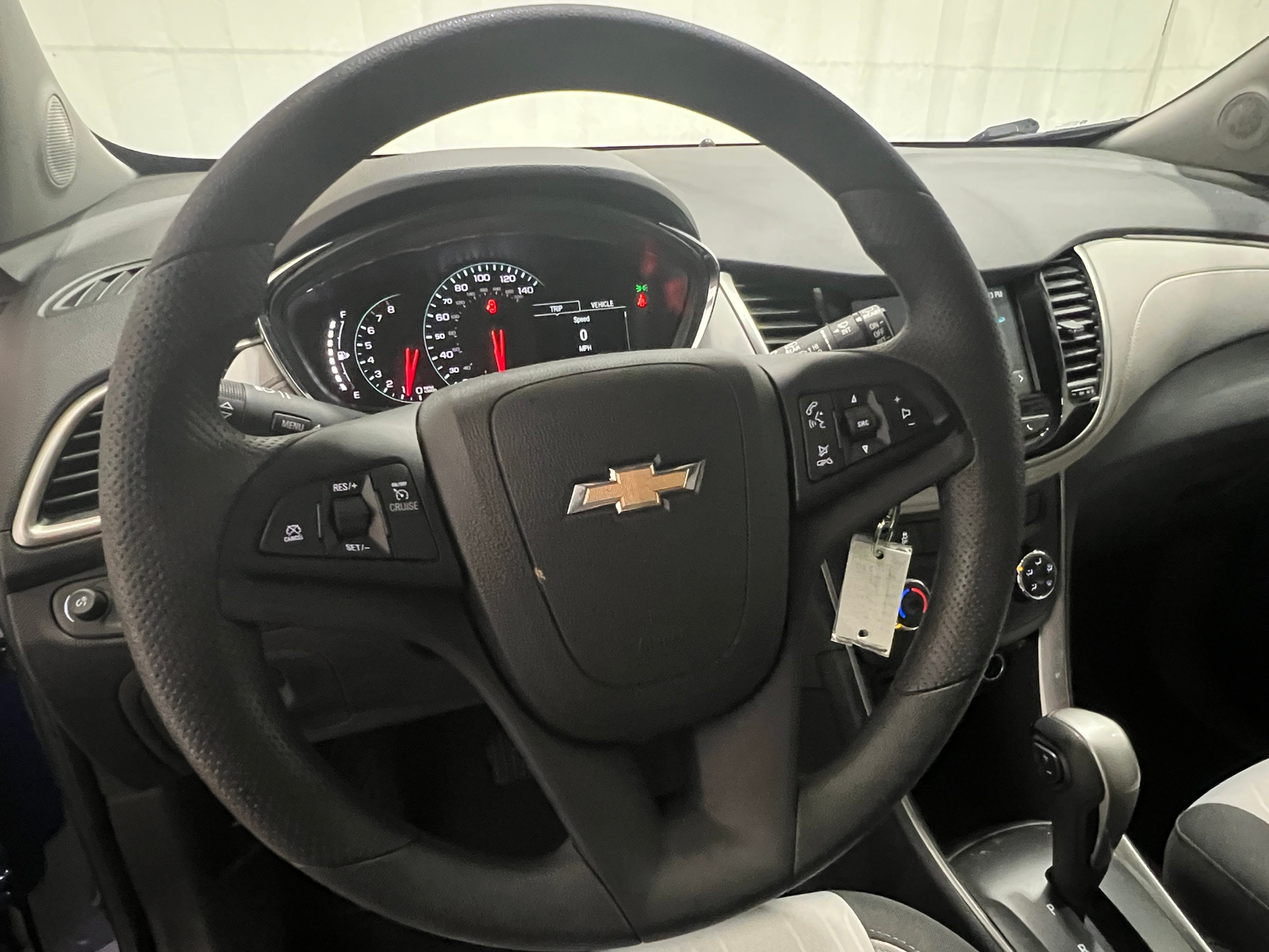 Thumbnail: 2017 Chevrolet Trax - 5