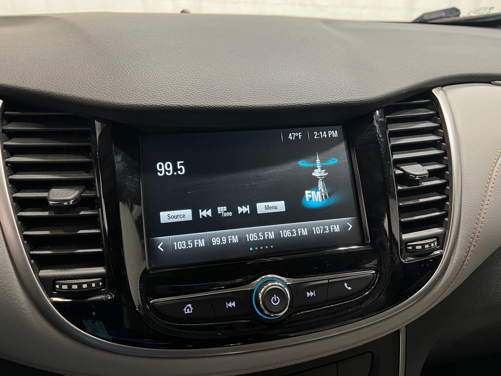 Thumbnail: 2017 Chevrolet Trax - 4