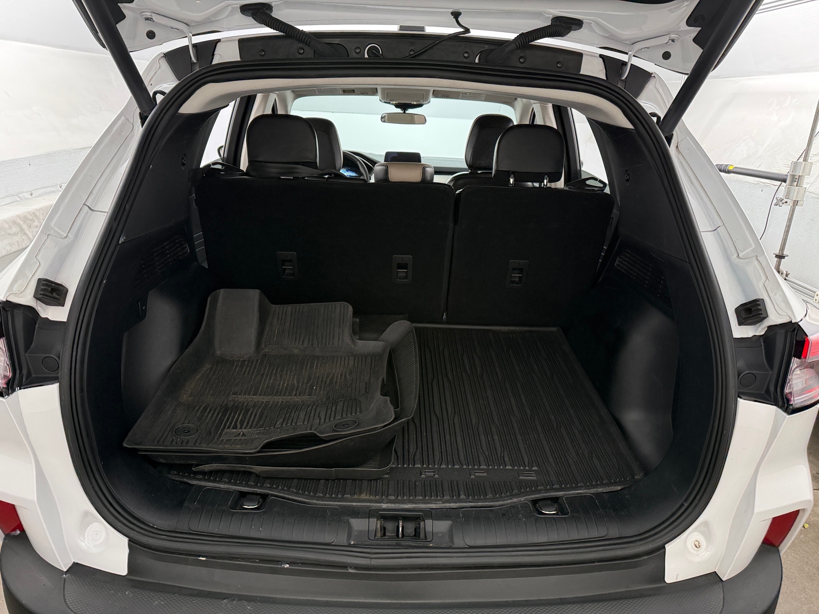 Thumbnail: 2022 Ford Escape - 6