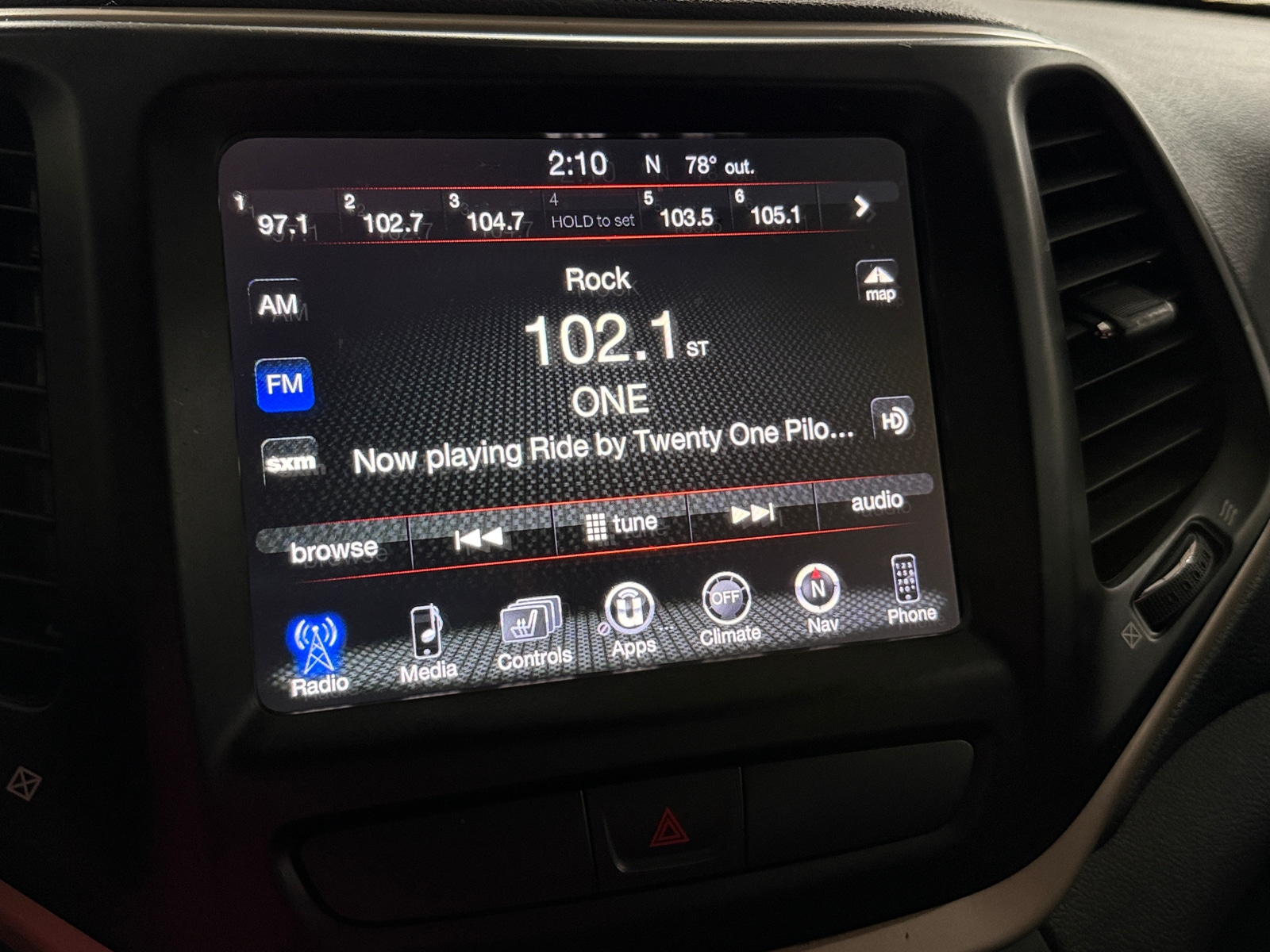 Thumbnail: 2017 Jeep Cherokee - 3