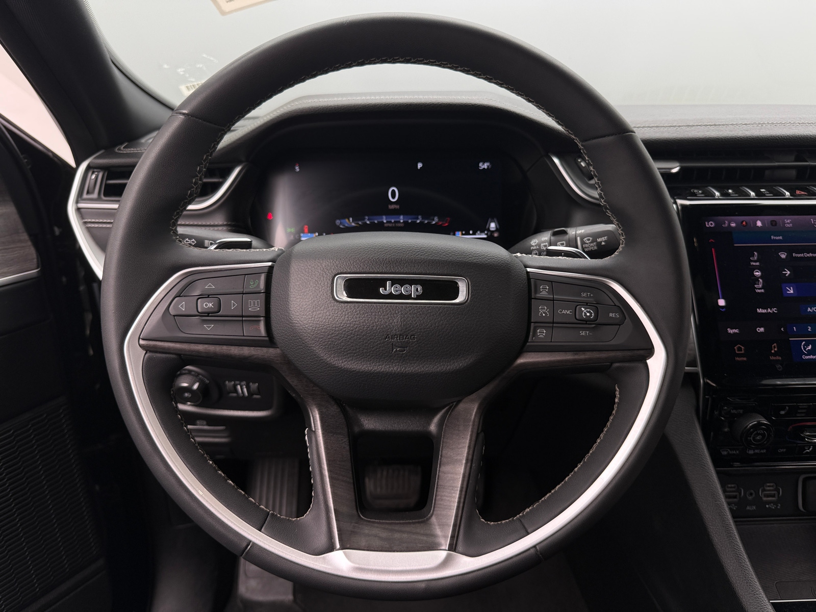 Thumbnail: 2024 Jeep Grand Cherokee L - 4