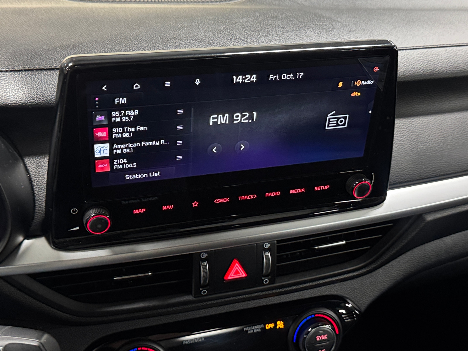 Thumbnail: 2023 Kia Forte - 4