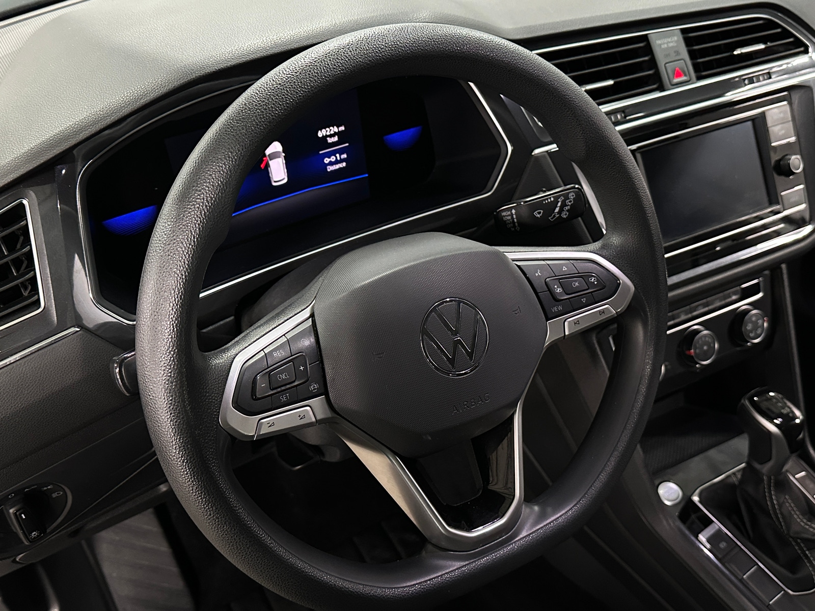 Thumbnail: 2022 Volkswagen Tiguan - 5