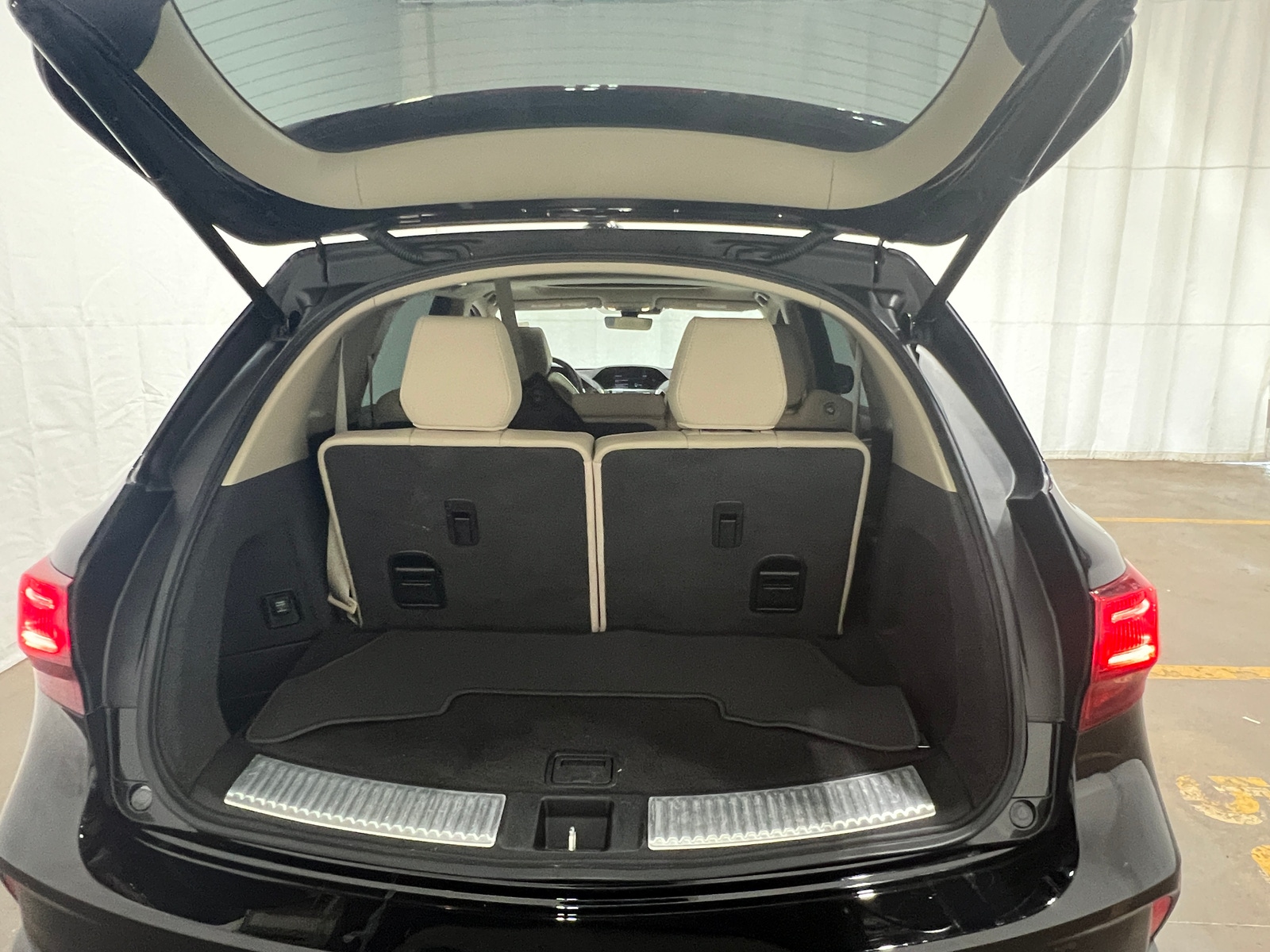 Thumbnail: 2018 Acura MDX - 6